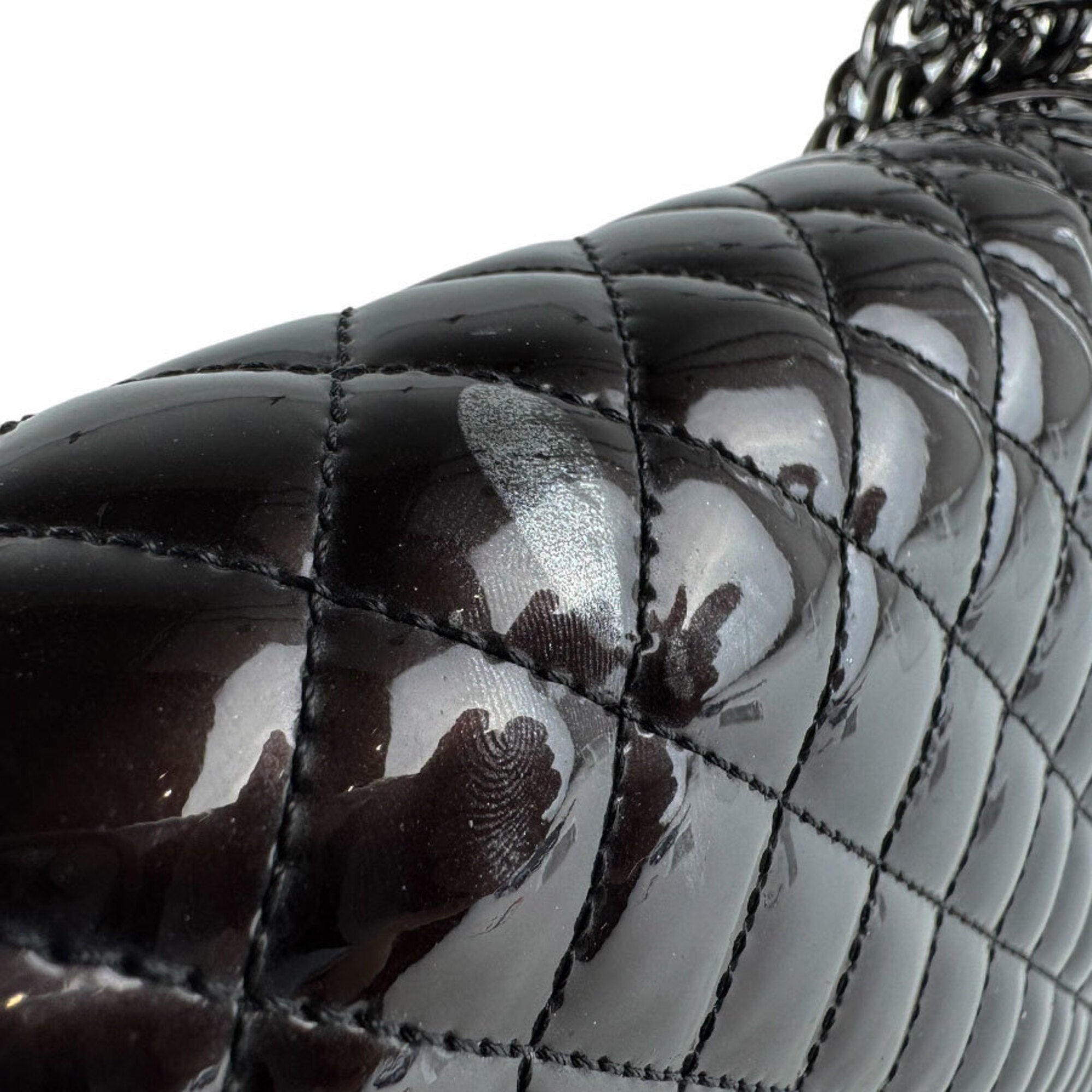 Chanel Black Patent Leather Shoulder Bag (Pre-Owned)