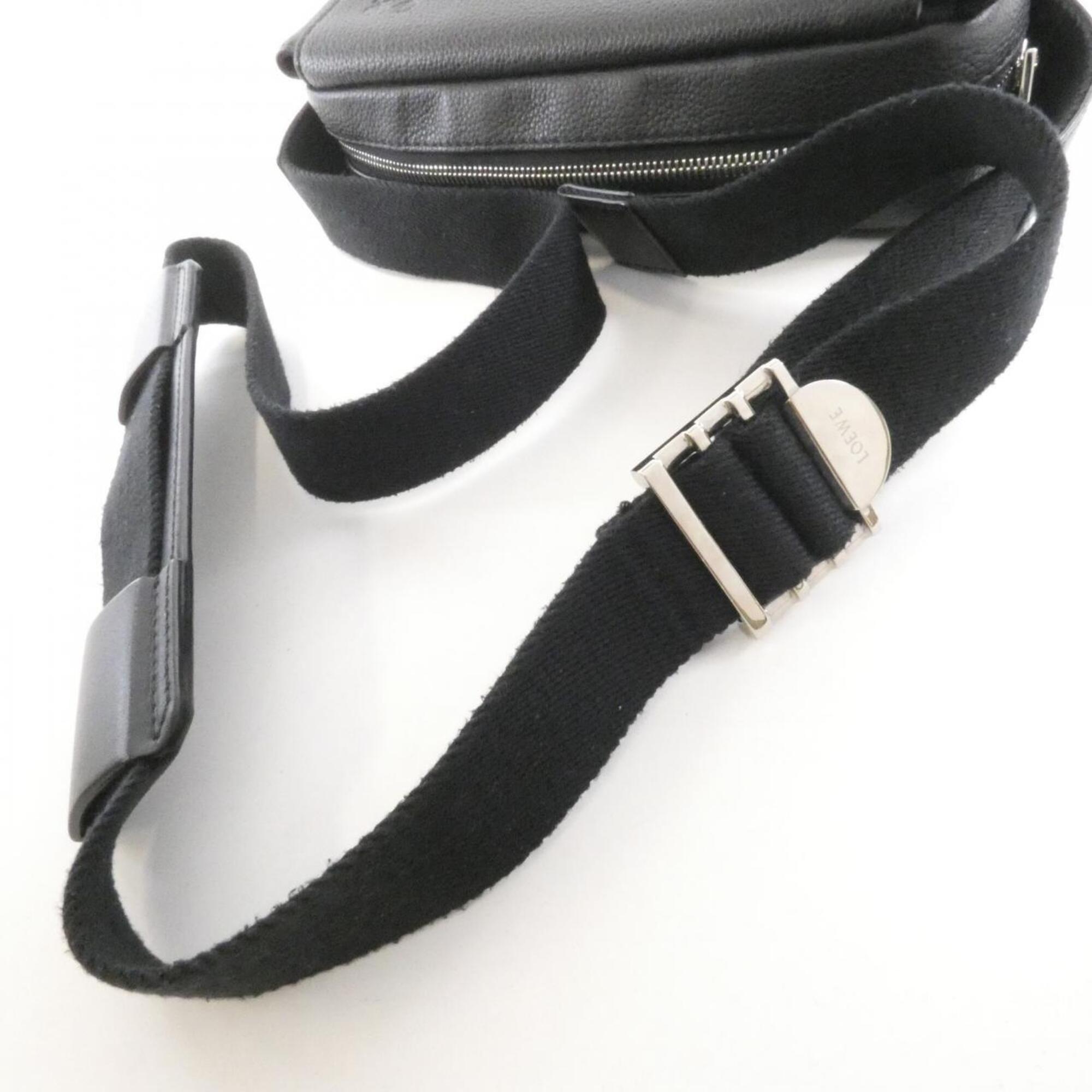 Loewe Black Leather Shoulder Bag (Pre-Owned)