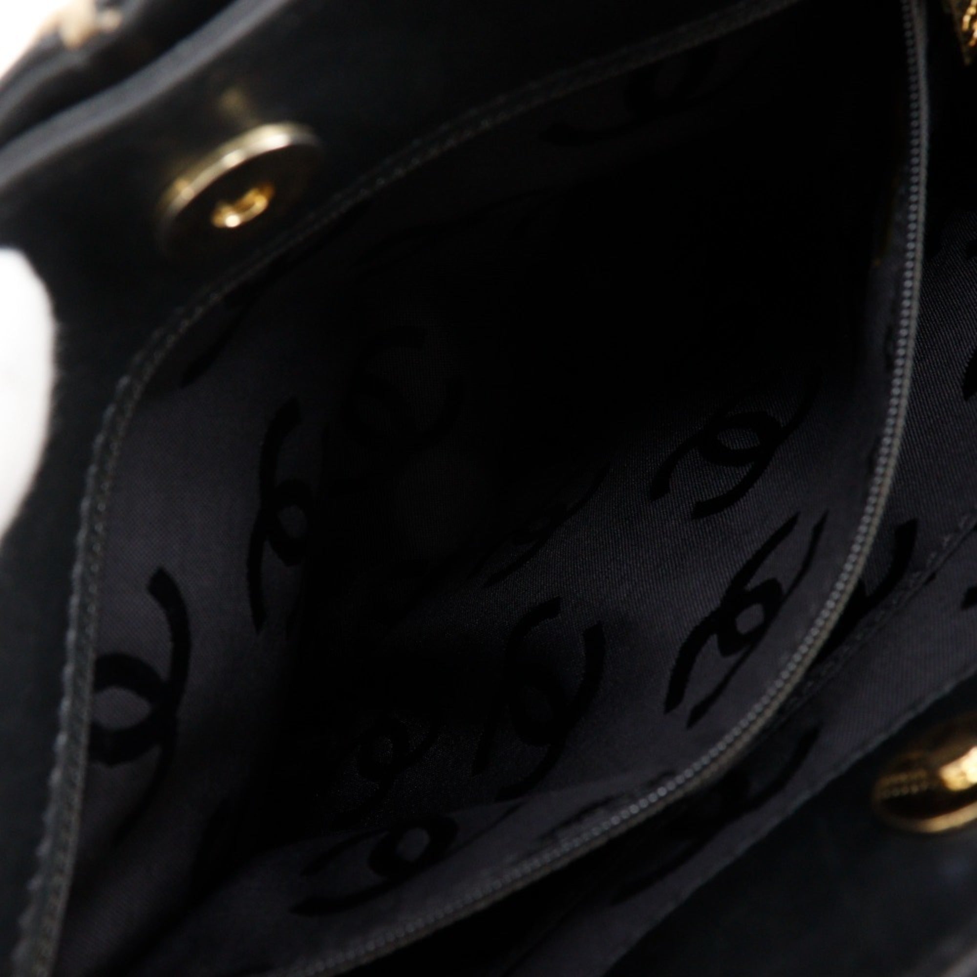 Chanel Wild Stitch Black Leather Handbag (Pre-Owned)