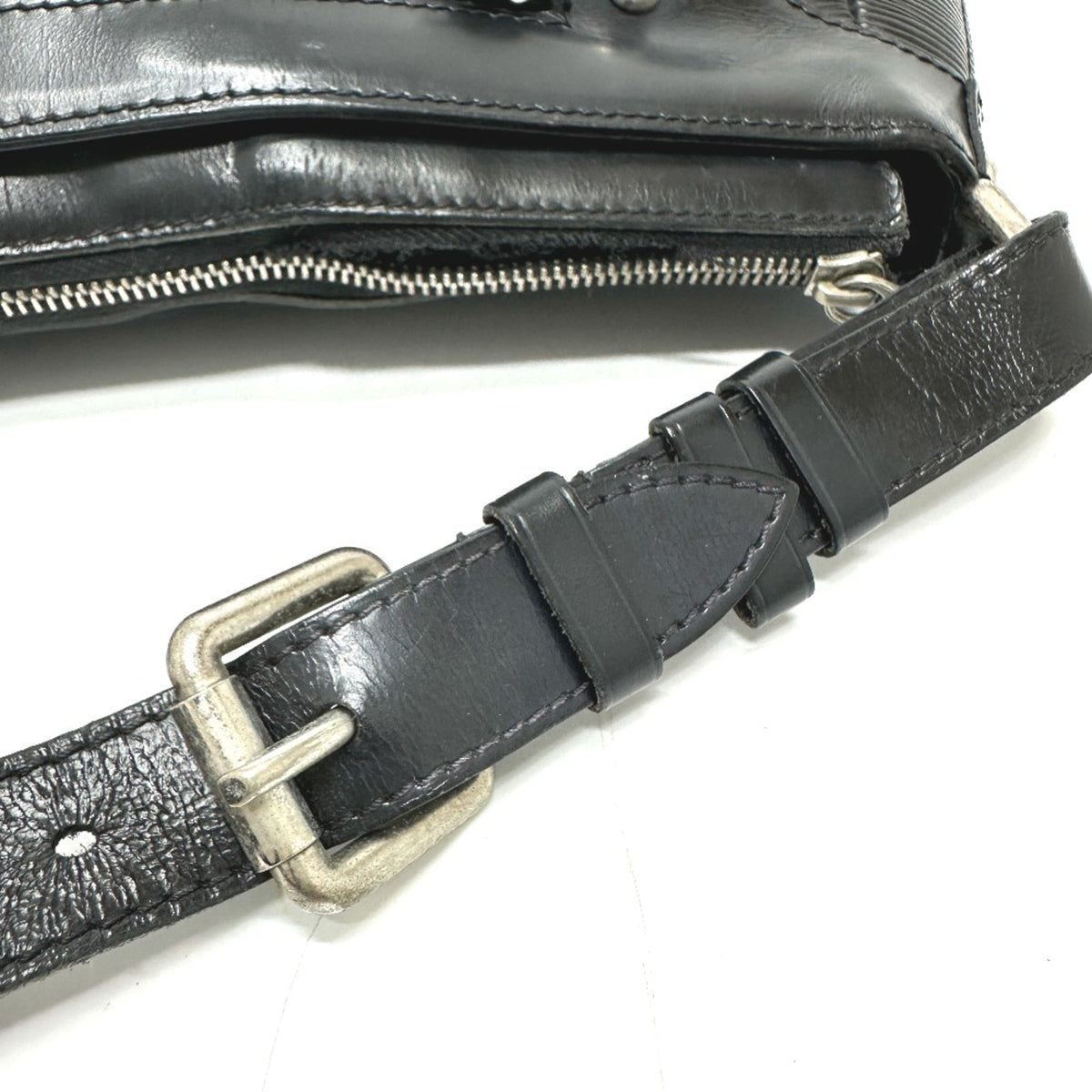 Louis Vuitton Black Leather Handbag (Pre-Owned)