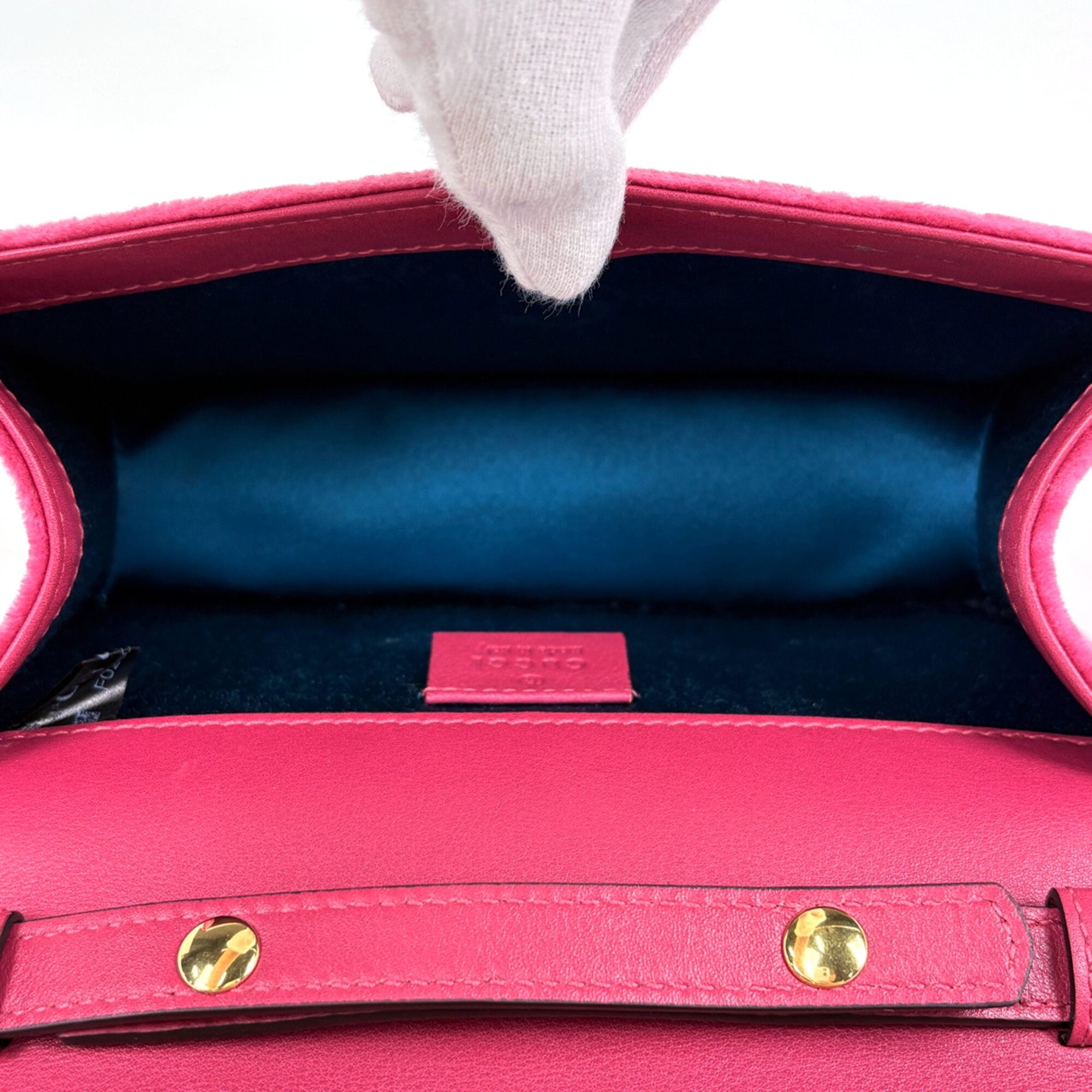 Gucci Pink Velvet Shoulder Bag (Pre-Owned)