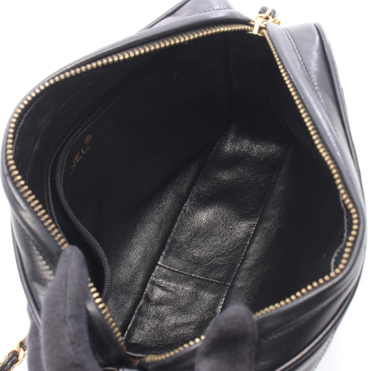 Chanel Black Leather Handbag Shoulder Bag (Pre-Owned)