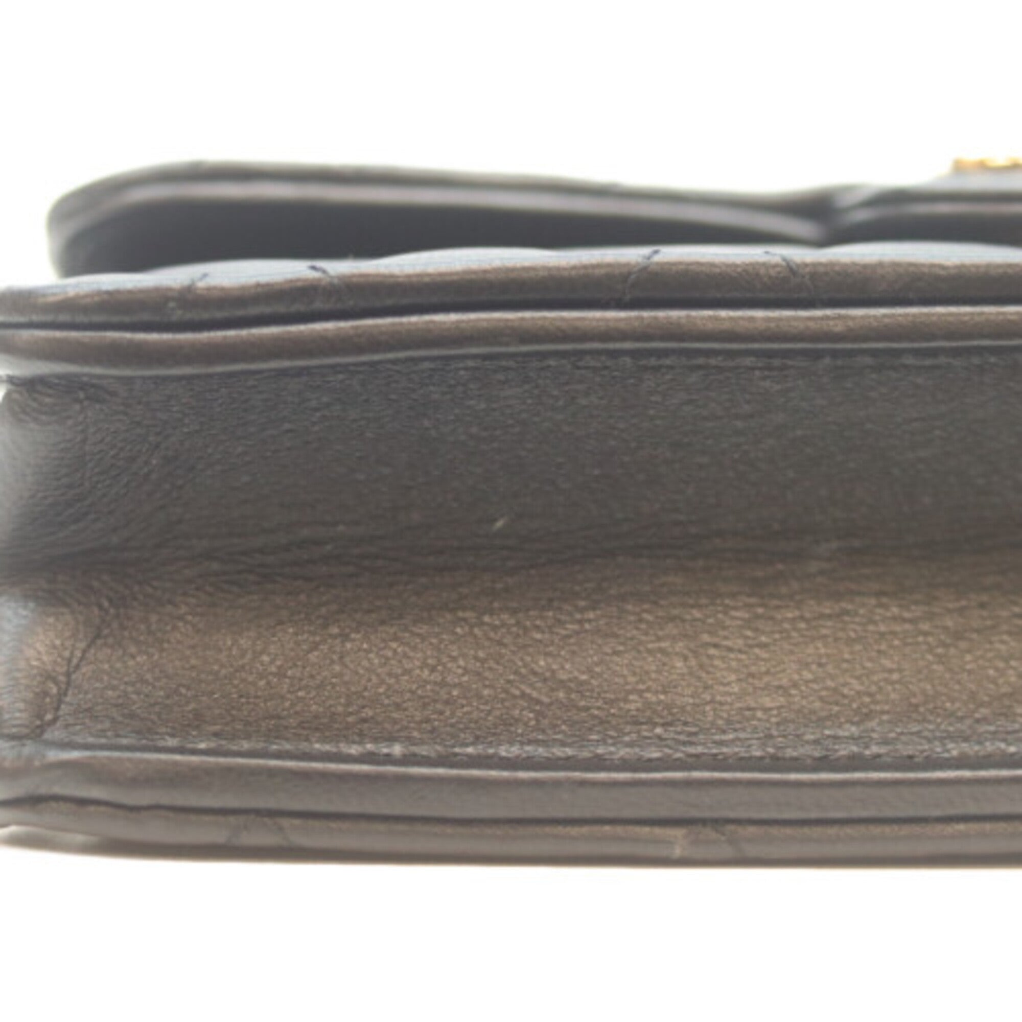 Chanel Black Leather Shoulder Bag (Pre-Owned)