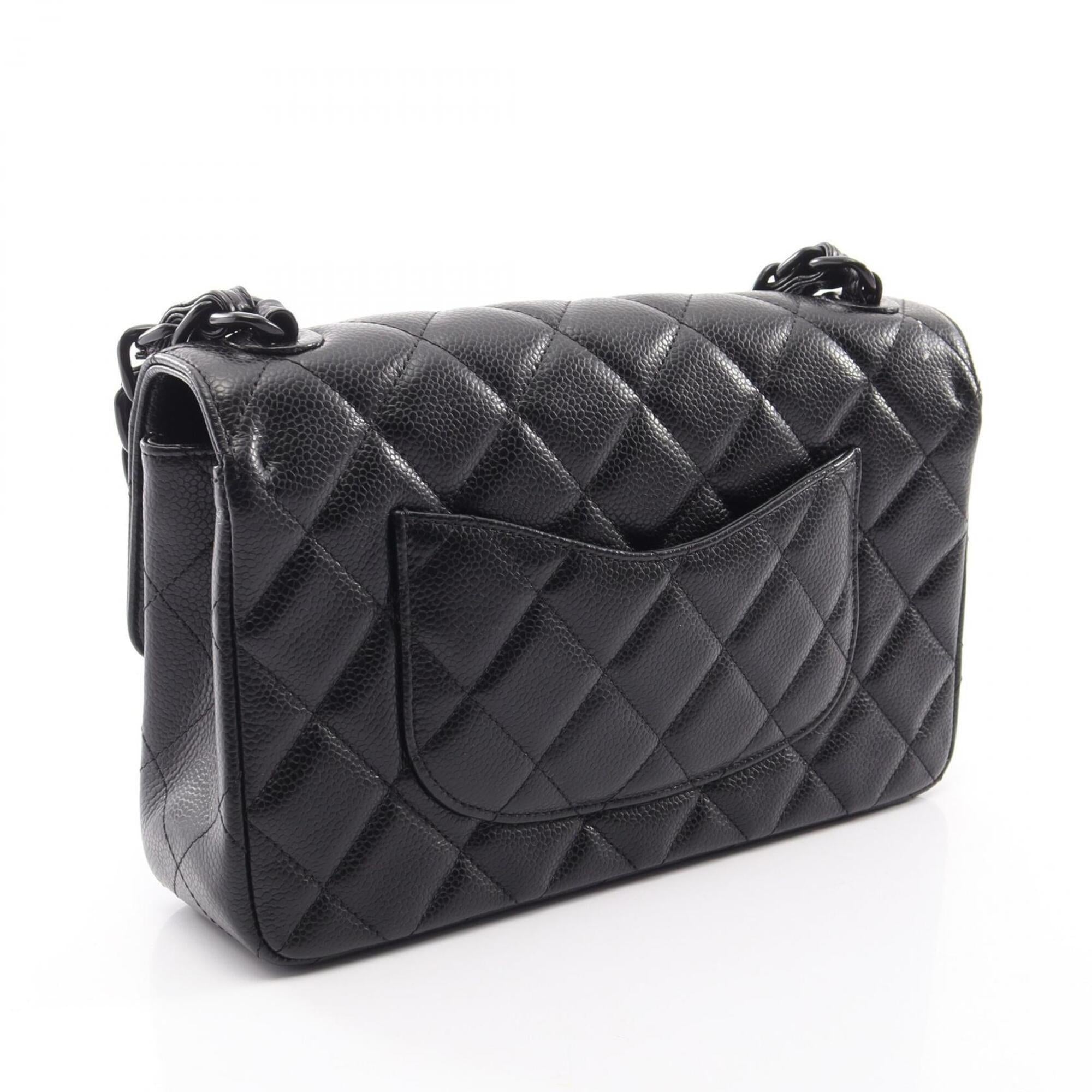Chanel Black Grained Calfskin Handbag Shoulder Bag (Pre-Owned)