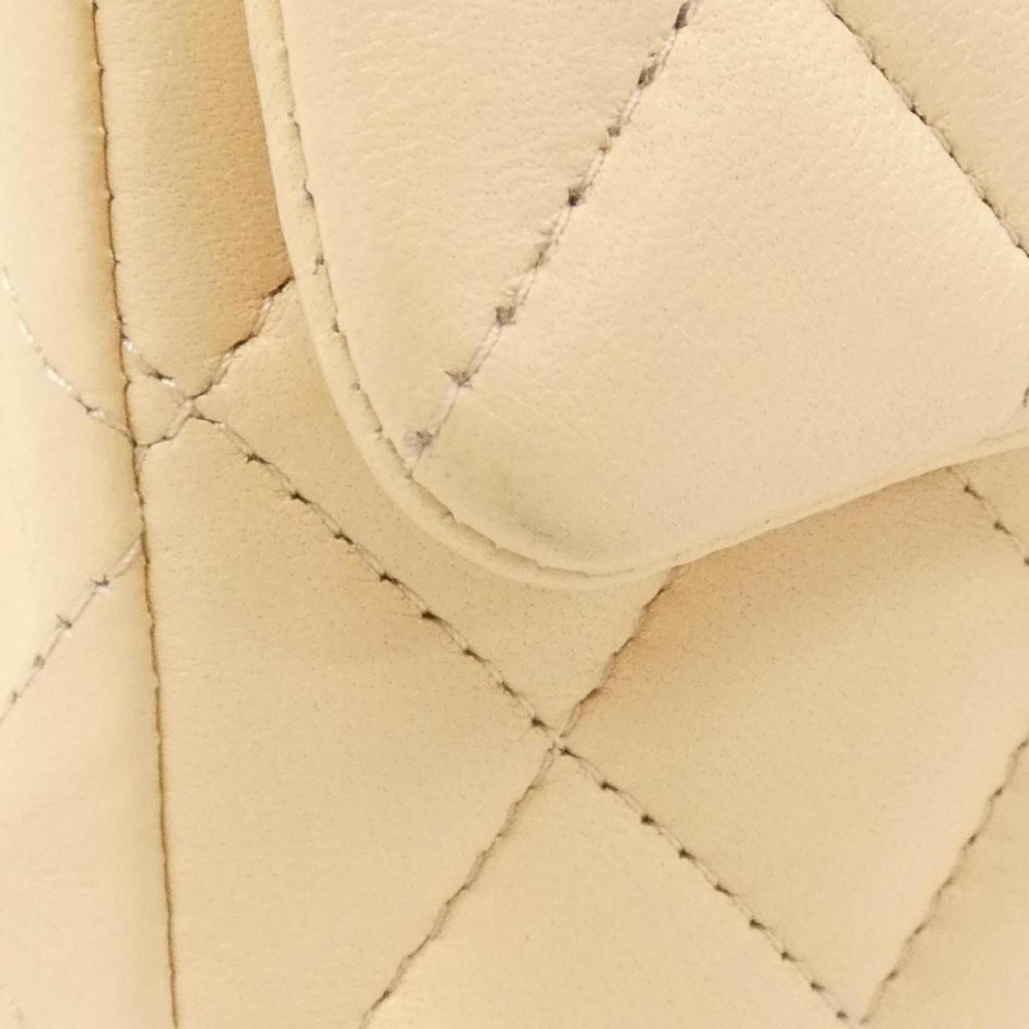 Chanel Beige Leather Shoulder Bag (Pre-Owned)