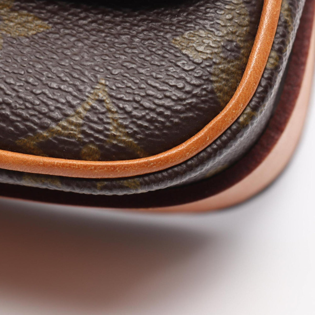 Louis Vuitton Monogram Brown Coated Canvas Leather Handbag Shoulder Bag (Pre-Owned)