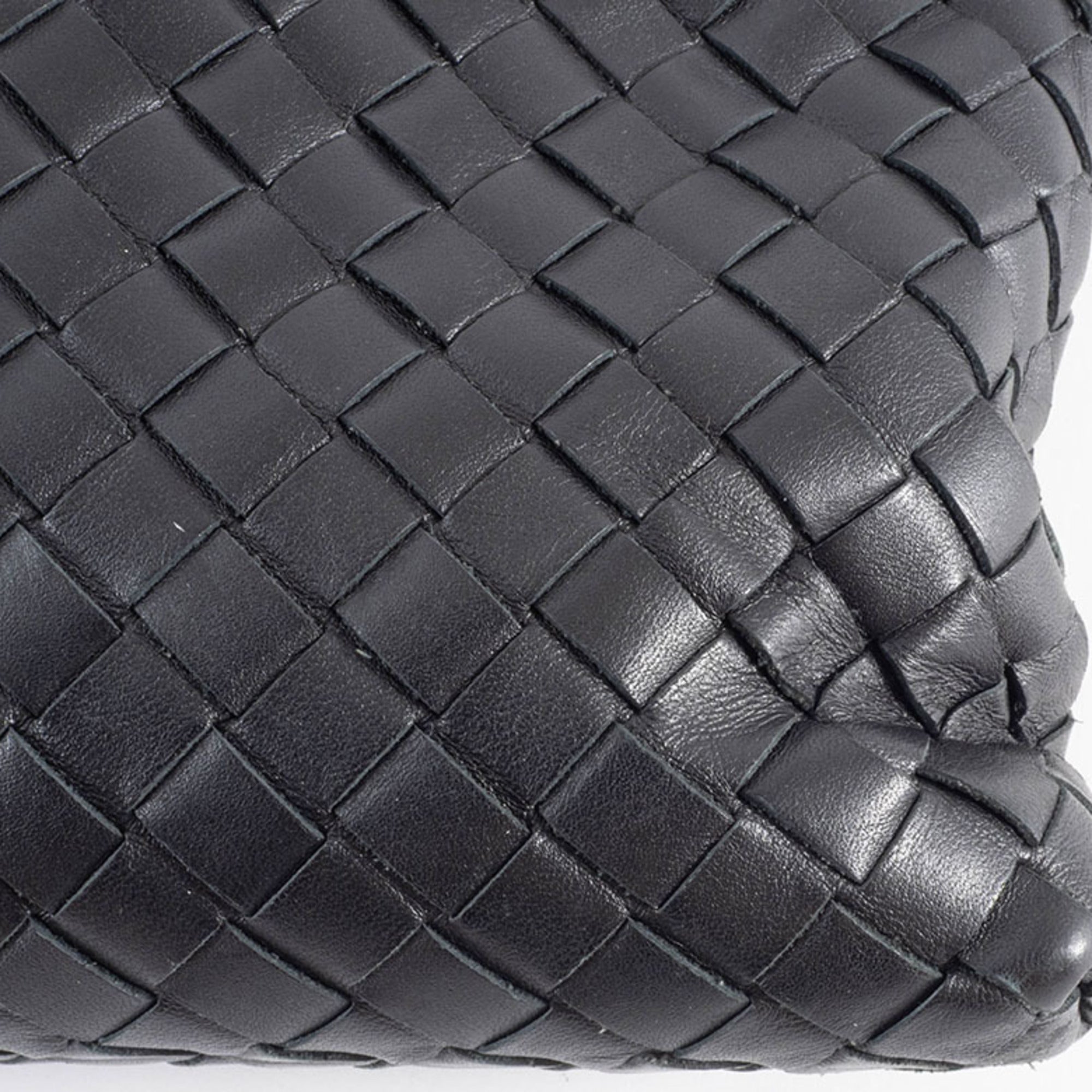 Bottega Veneta Black Leather Shoulder Bag (Pre-Owned)