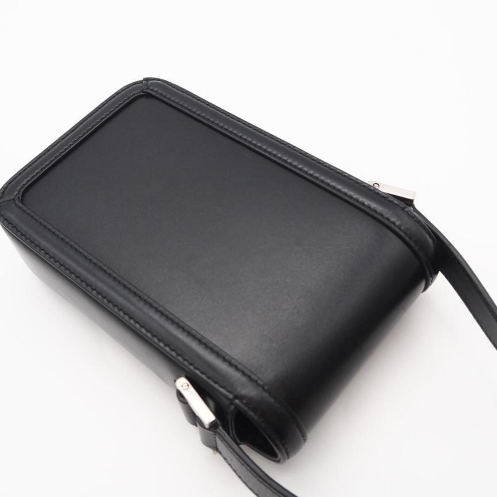 Yves Saint Laurent Black Leather Shoulder Bag (Pre-Owned)