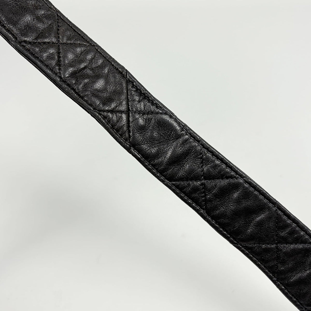 Chanel Matelasse Black Leather Shoulder Bag (Pre-Owned)