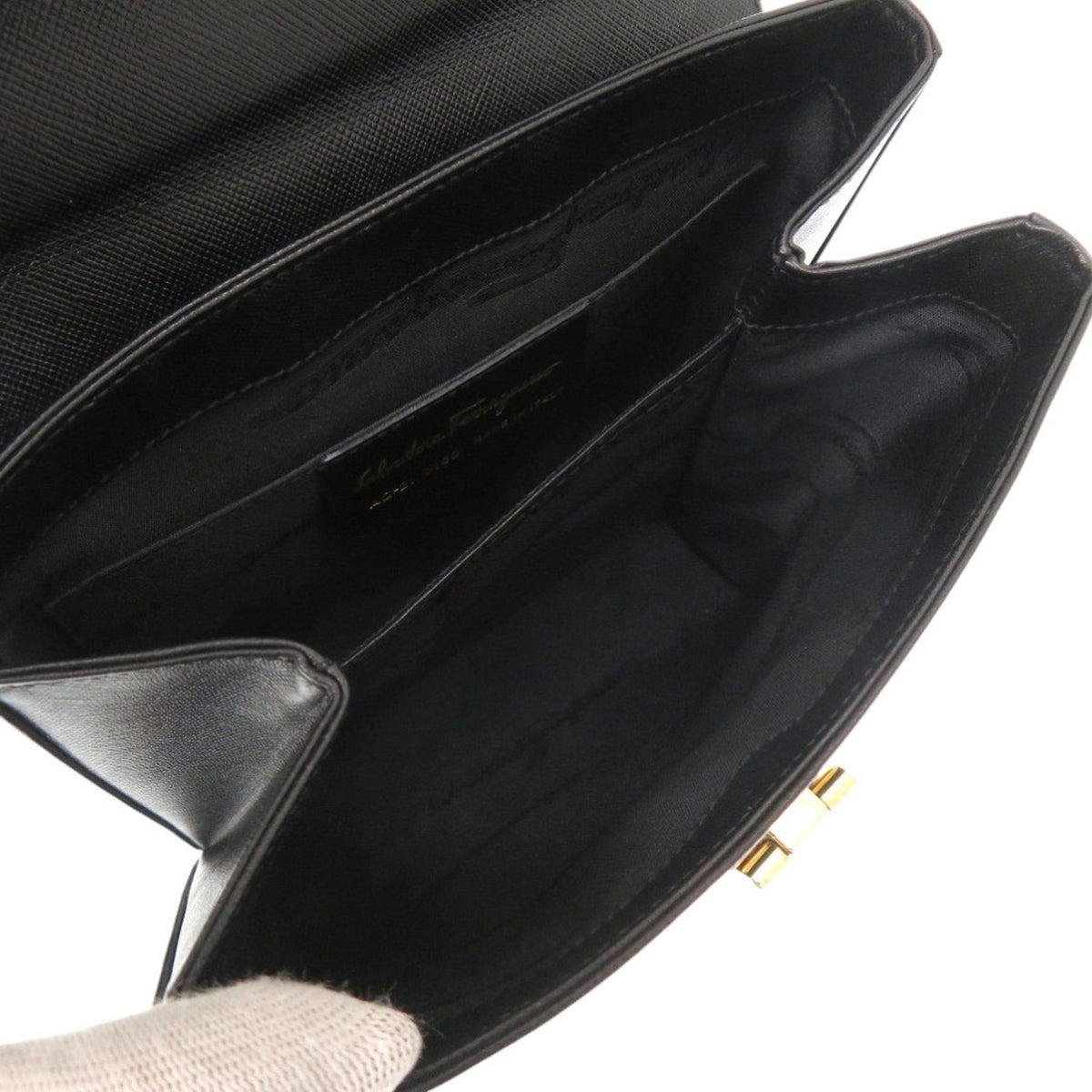Salvatore Ferragamo Black Leather Handbag (Pre-Owned)