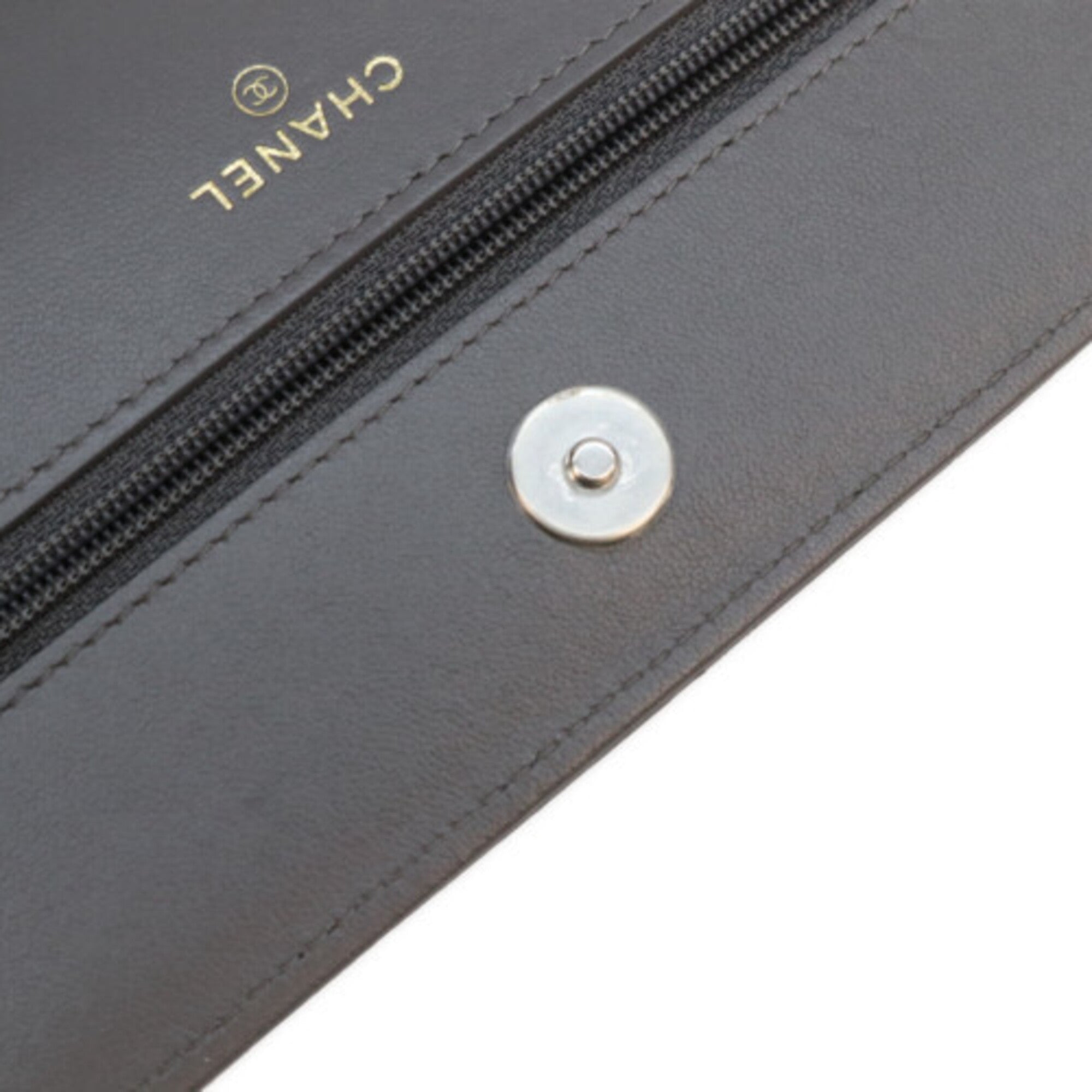 Chanel Gray Leather Shoulder Bag (Pre-Owned)