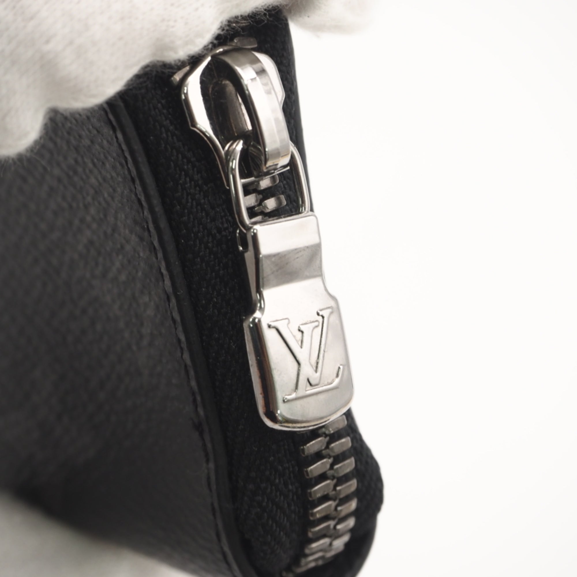 Louis Vuitton Black Monogram Eclipse Monogram Eclipse Coin Purse/Coin Case (Pre-Owned)