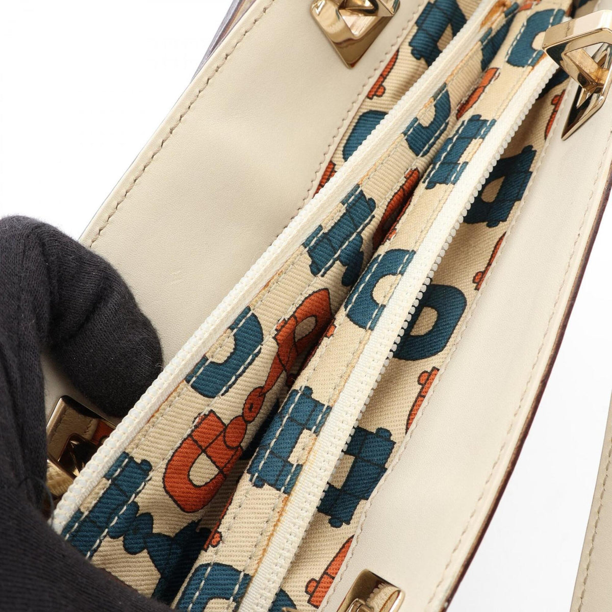 Gucci Ivory Leather Handbag Tote Bag (Pre-Owned)