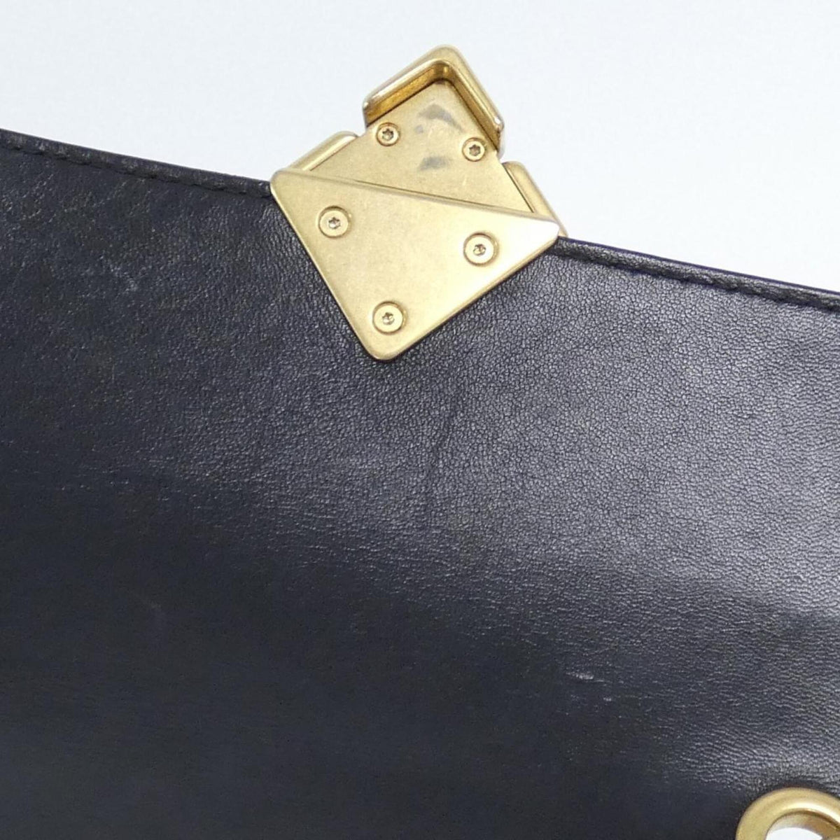 Chanel Black Leather Shoulder Bag (Pre-Owned)