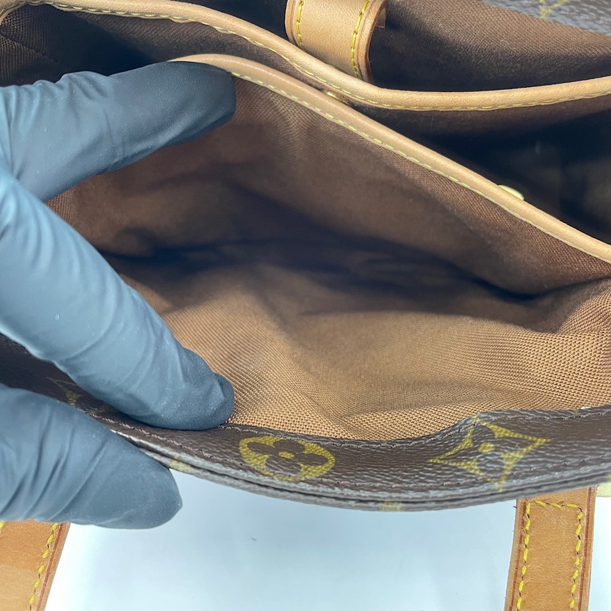 Louis Vuitton Brown Handbag (Pre-Owned)
