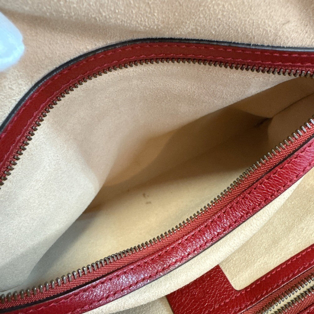 Gucci Red Color Leather Handbag (Pre-Owned)