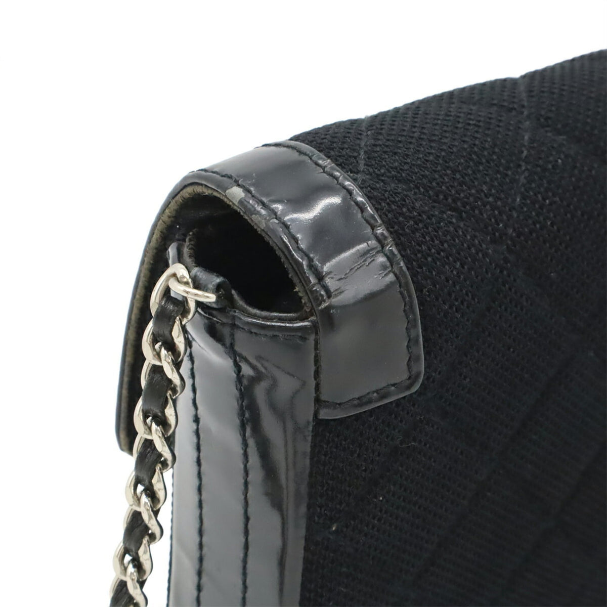 Chanel Black Canvas Patent Leather Shoulder Bag (Pre-Owned)