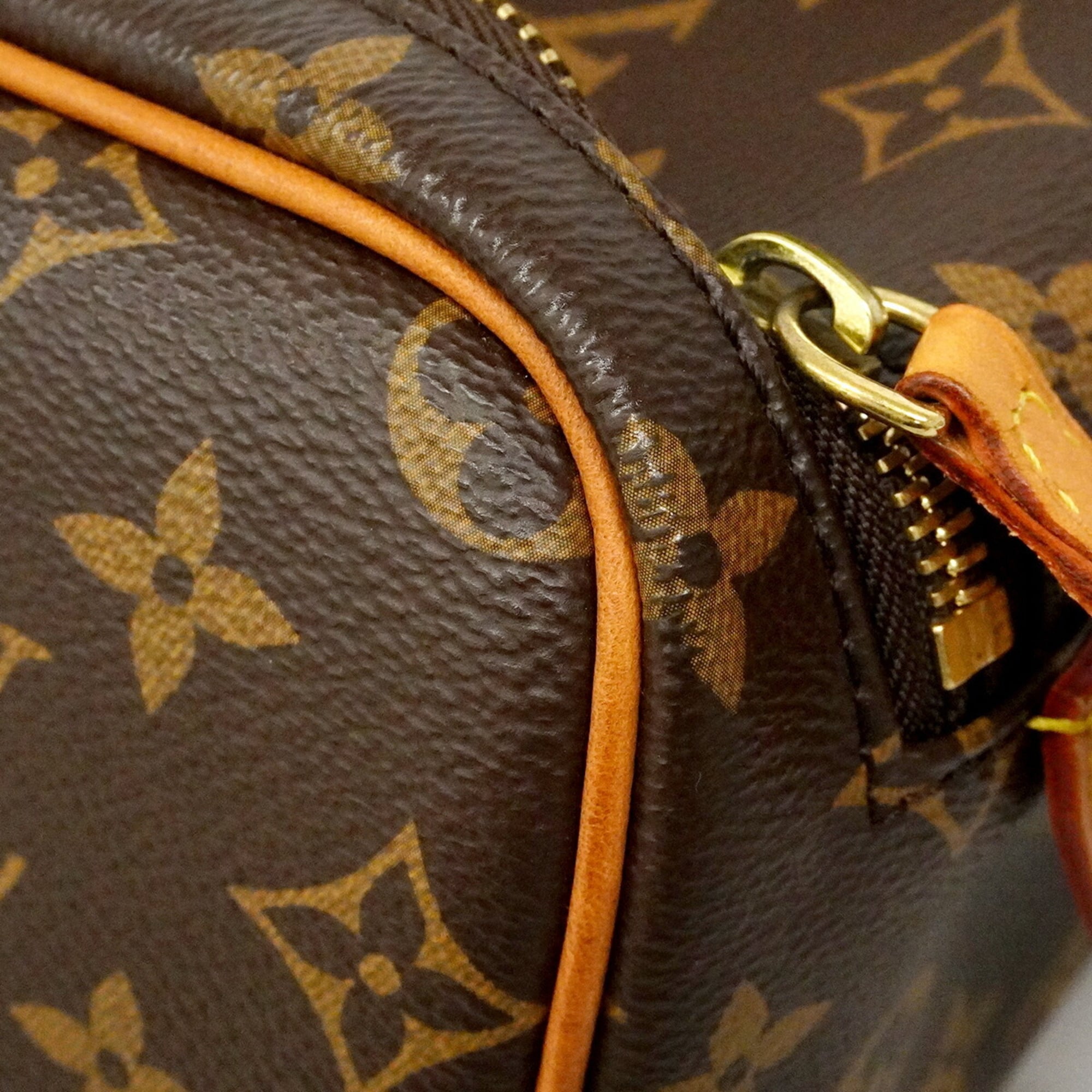 Louis Vuitton Brown Clutch Bag (Pre-Owned)
