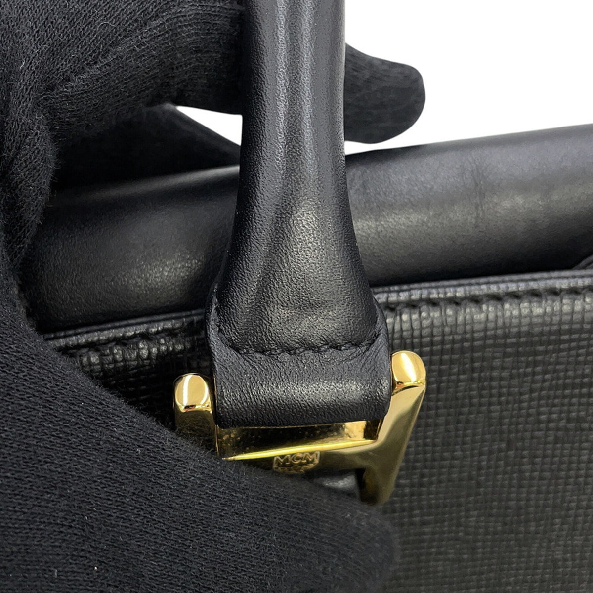 Mcm Black Leather Handbag (Pre-Owned)