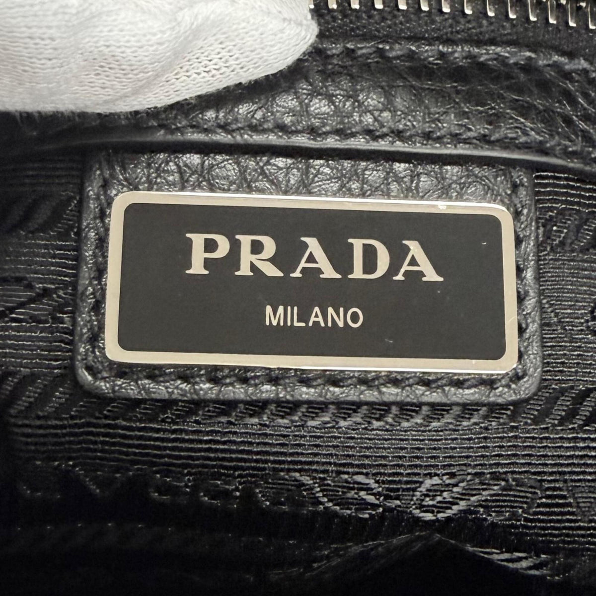 Prada Black Leather Crossbody Bag Shoulder Bag (Pre-Owned)