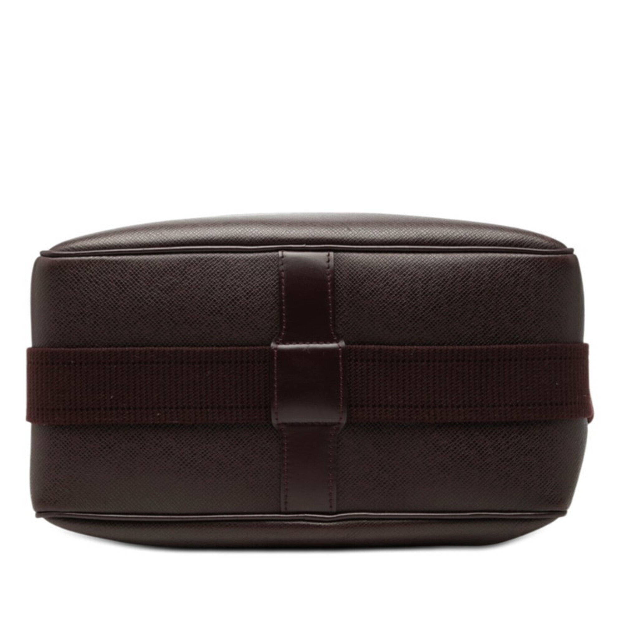 Louis Vuitton Taiga Acajou Wine Leather Shoulder Bag (Pre-Owned)