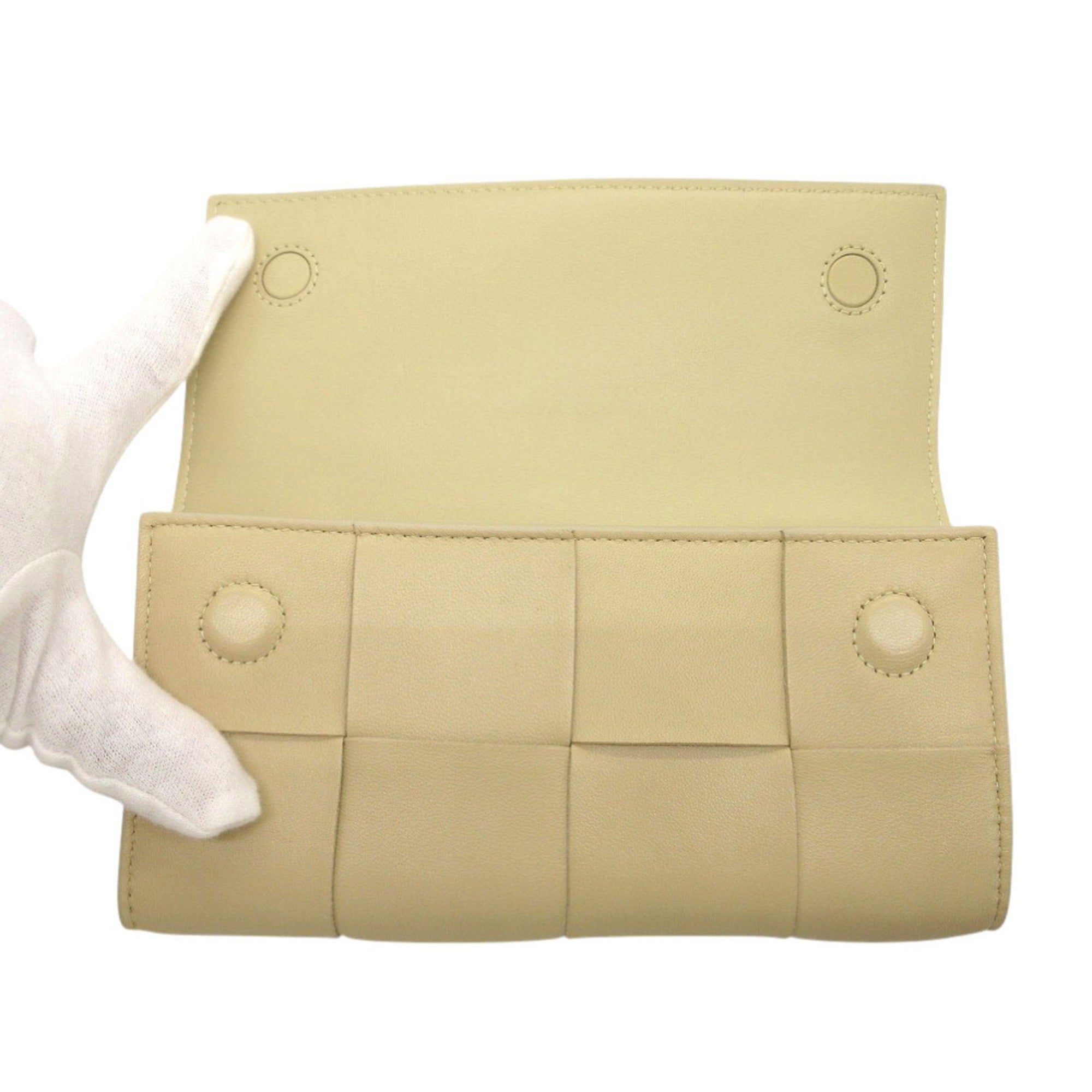 Bottega Veneta Beige Leather Long Wallet (Bi-Fold) (Pre-Owned)