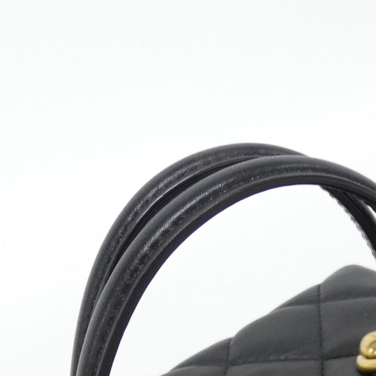 Chanel Black Leather Handbag (Pre-Owned)