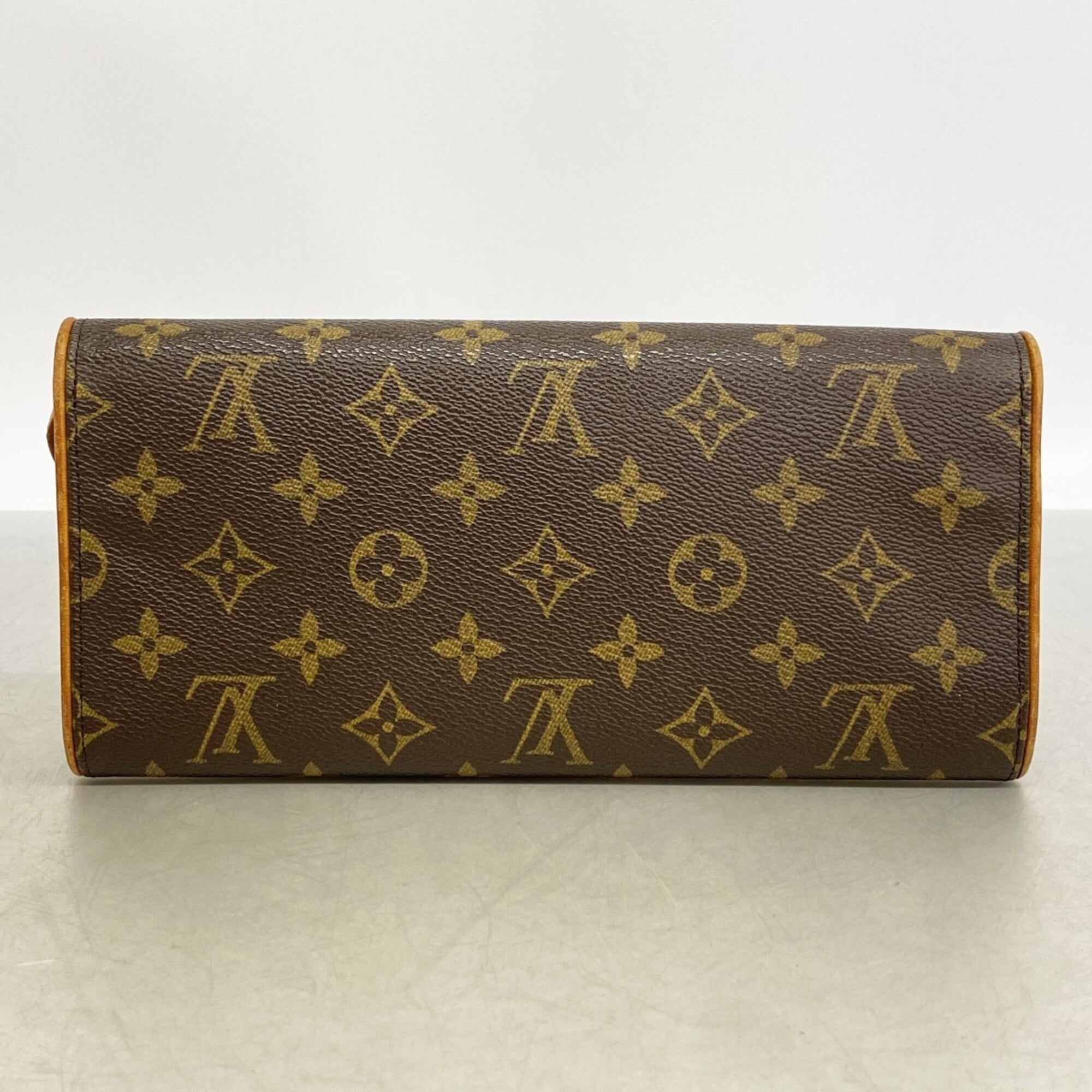 Louis Vuitton Brown Shoulder Bag (Pre-Owned)