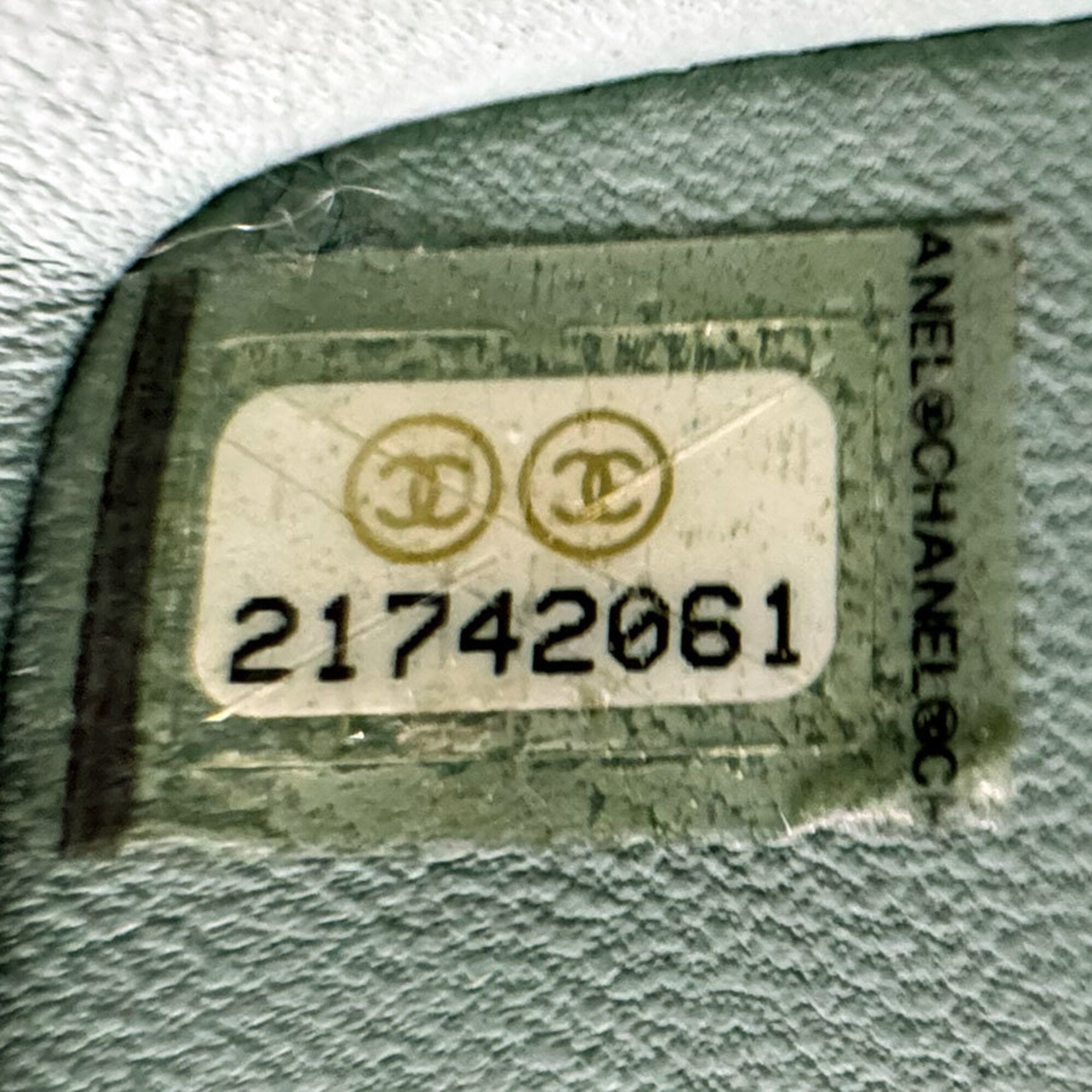 Chanel Green Leather Shoulder Bag (Pre-Owned)