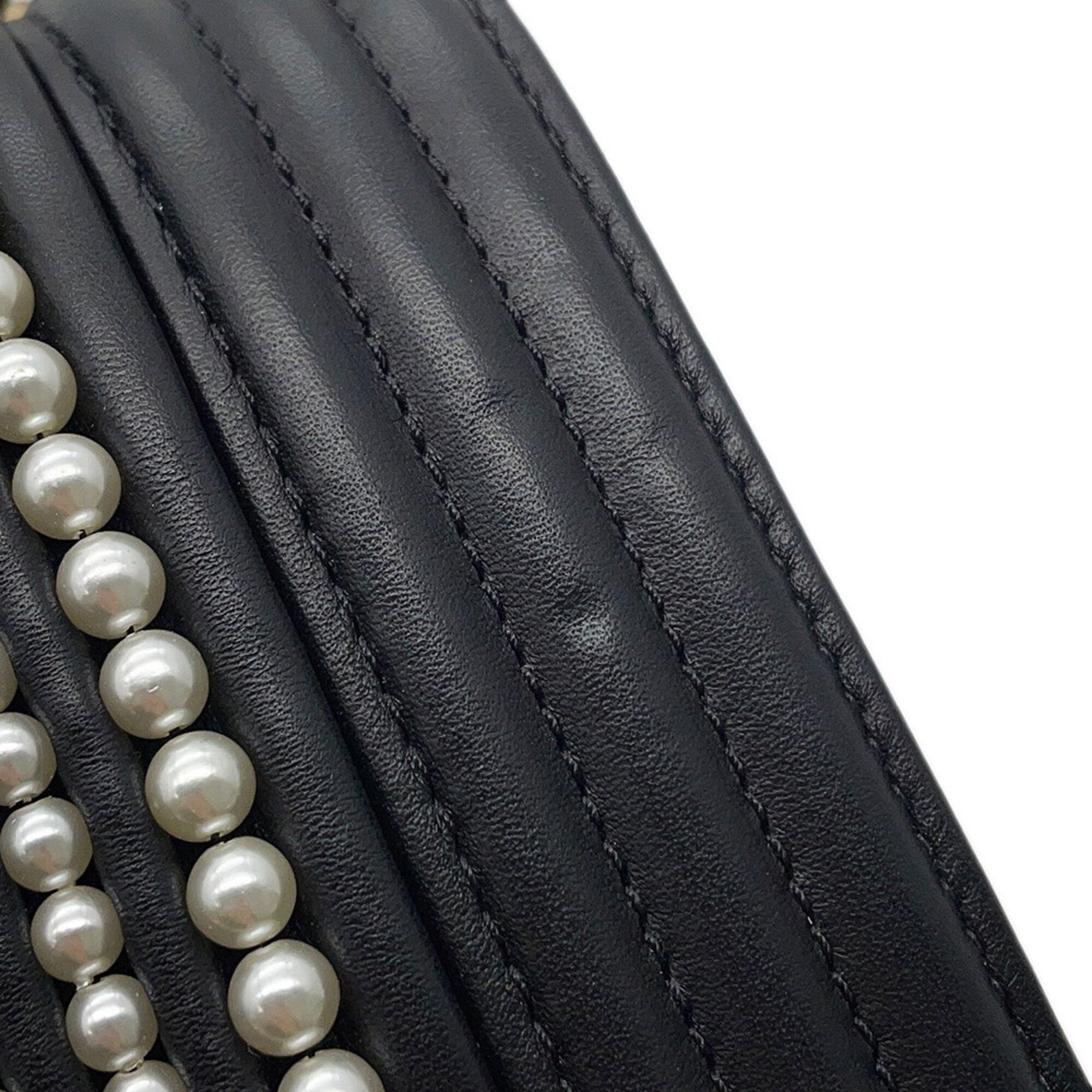 Chanel Matelasse Black Leather Shoulder Bag (Pre-Owned)