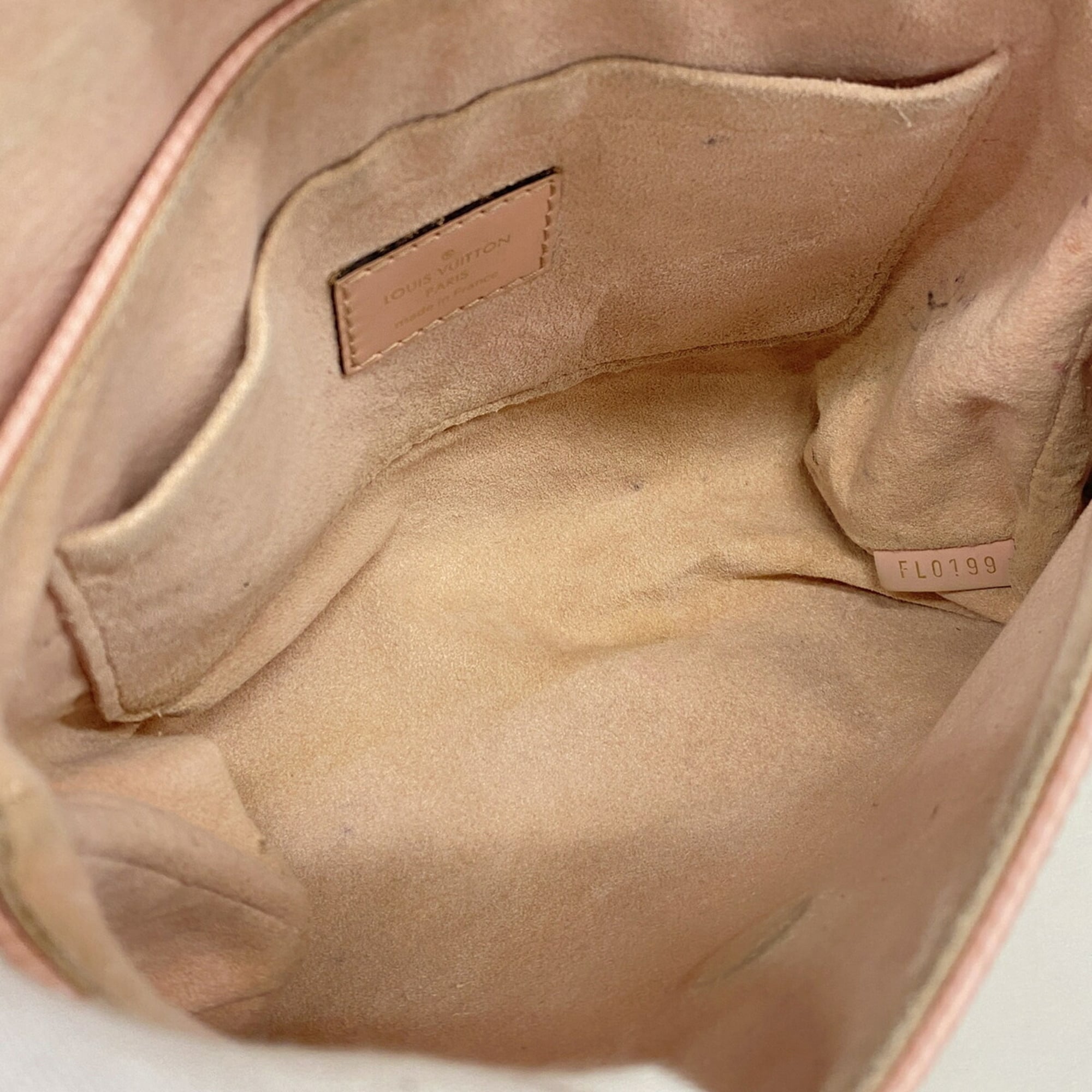 Louis Vuitton Rose Ballerine Handbag (Pre-Owned)
