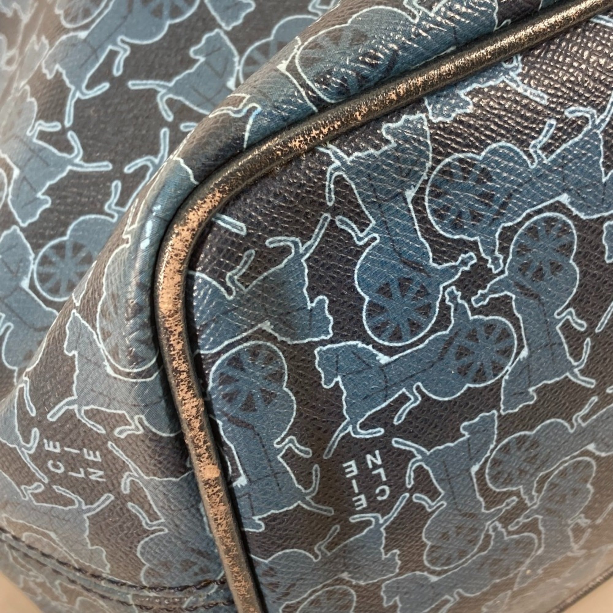 Celine Blue Leather Shoulder Bag (Pre-Owned)