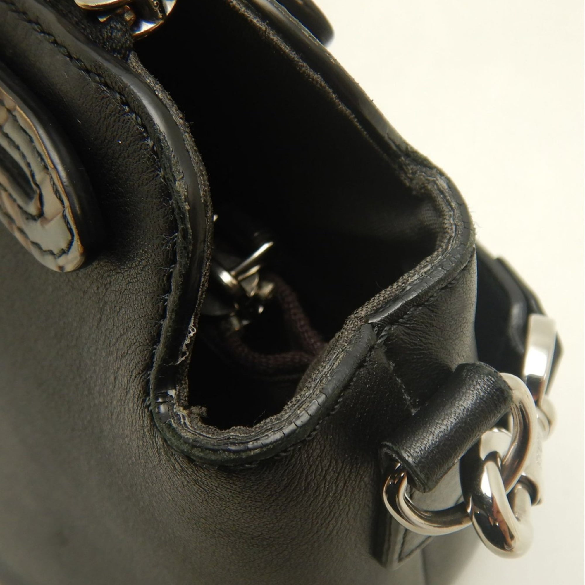 Fendi Black Leather Handbag (Pre-Owned)