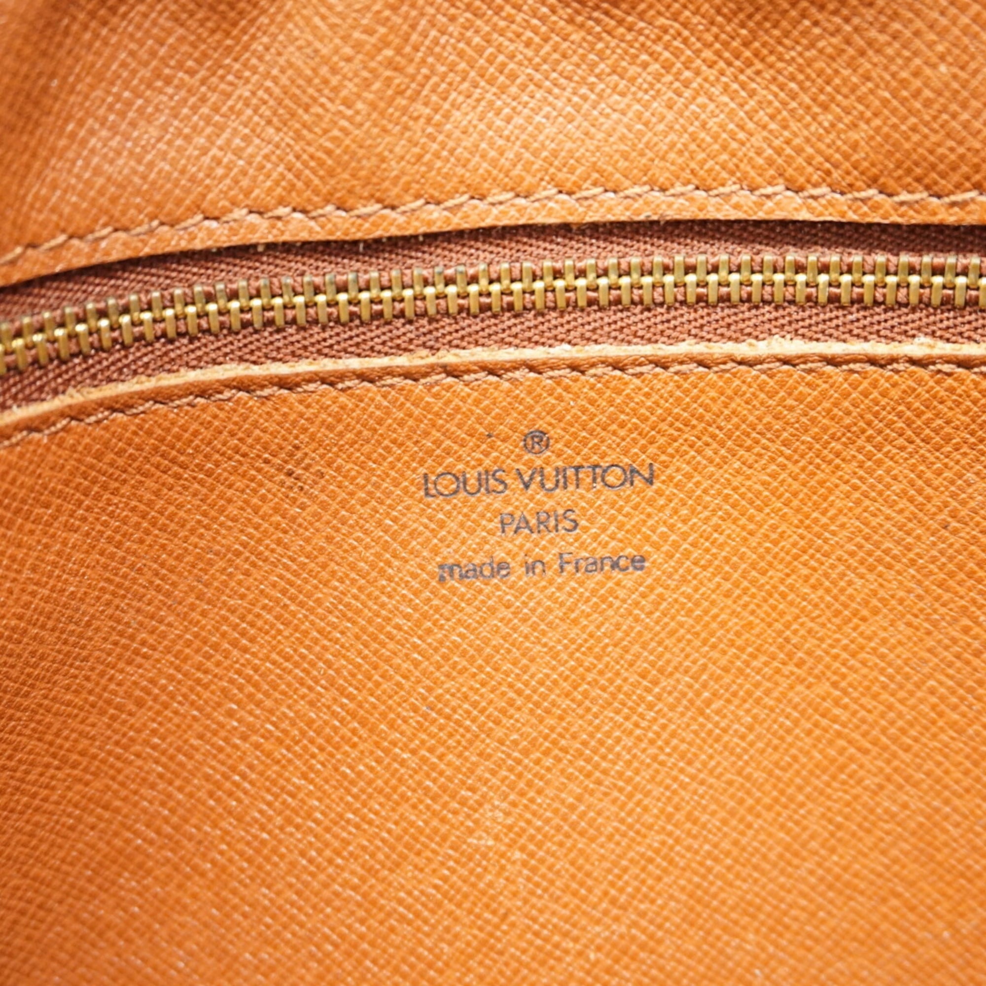 Louis Vuitton Brown Clutch Bag (Pre-Owned)