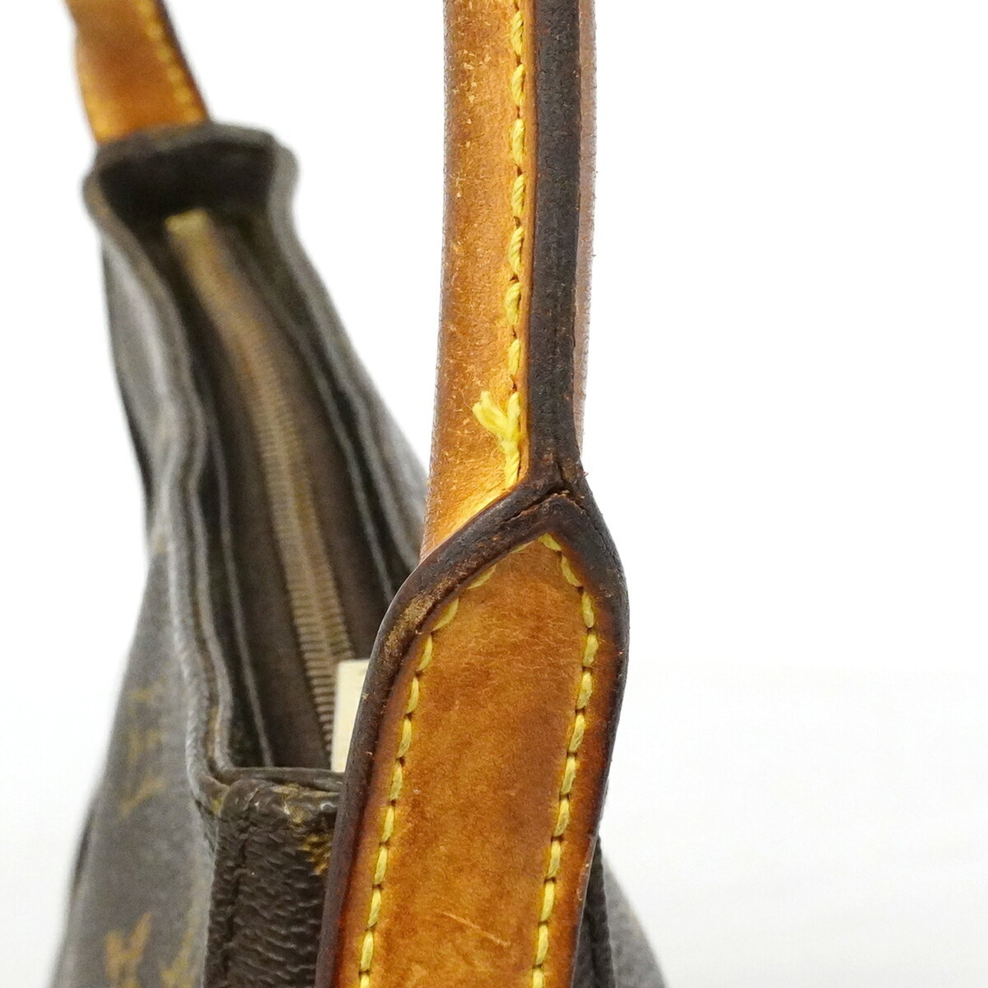 Louis Vuitton Brown Shoulder Bag (Pre-Owned)