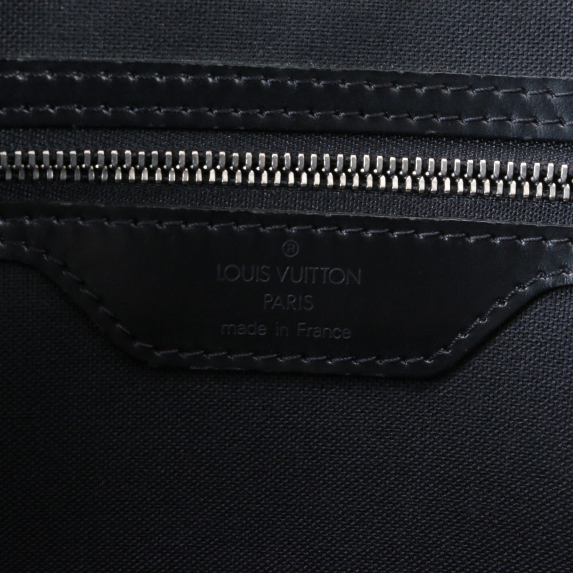 Louis Vuitton Taiga Ardoise Taiga Leather Shoulder Bag (Pre-Owned)