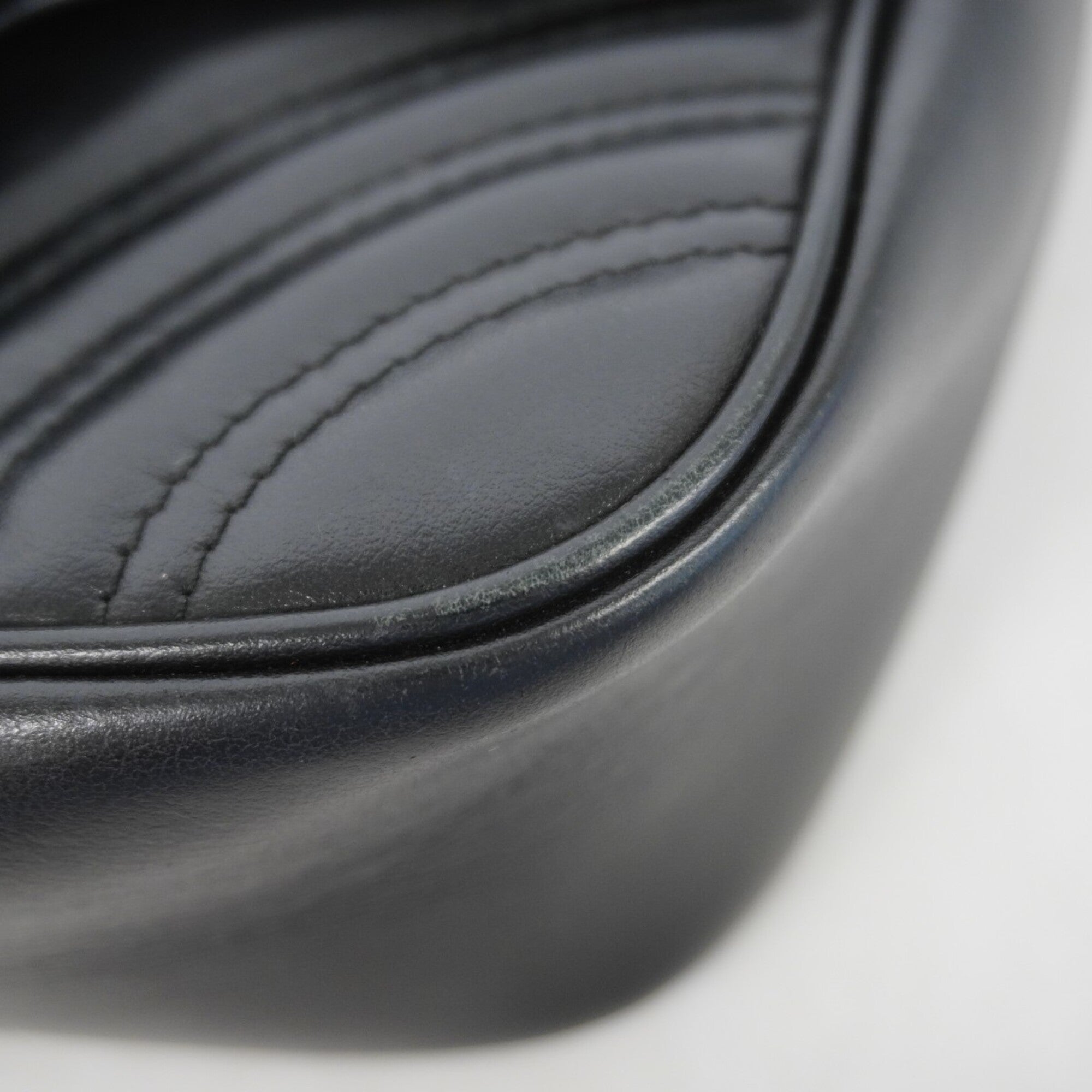 Gucci Black Leather Handbag (Pre-Owned)