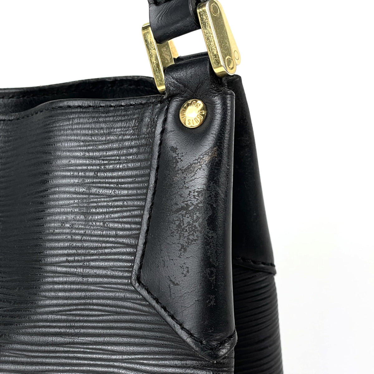 Louis Vuitton Black Noir Epi Leather Shoulder Bag (Pre-Owned)