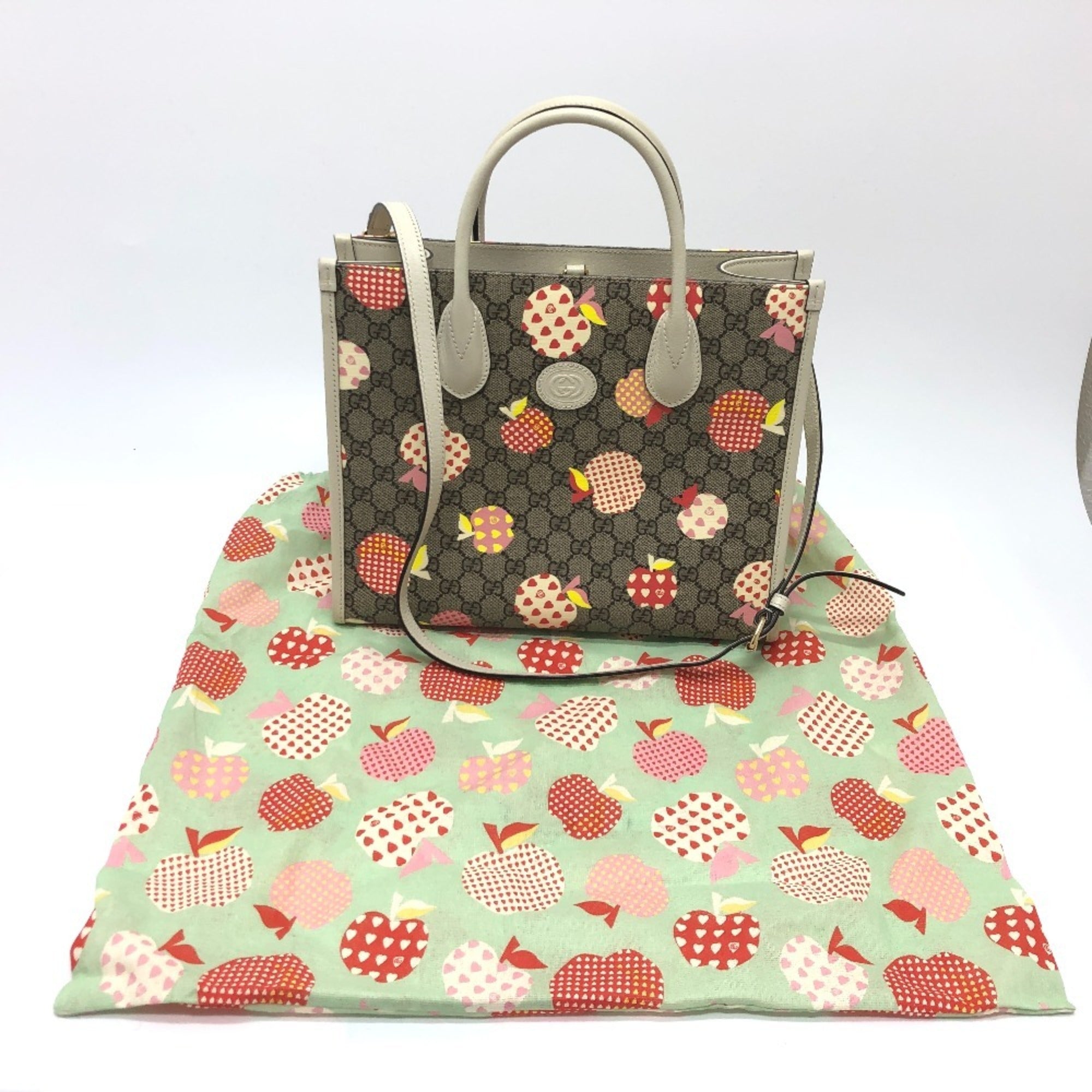 Gucci Beige Gg Supreme Handbag (Pre-Owned)