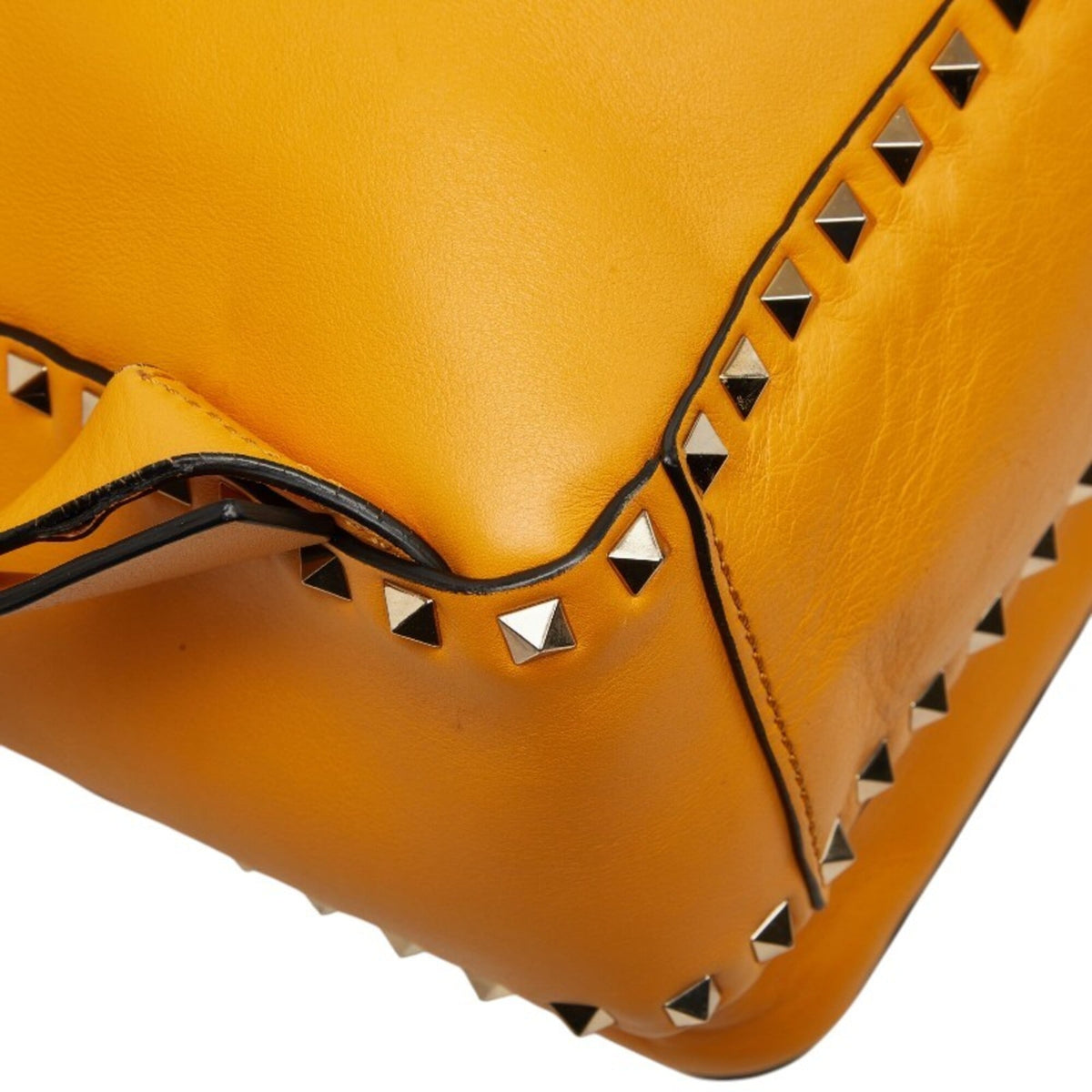 Valentino Yellow Gold Leather Backpack (Pre-Owned)
