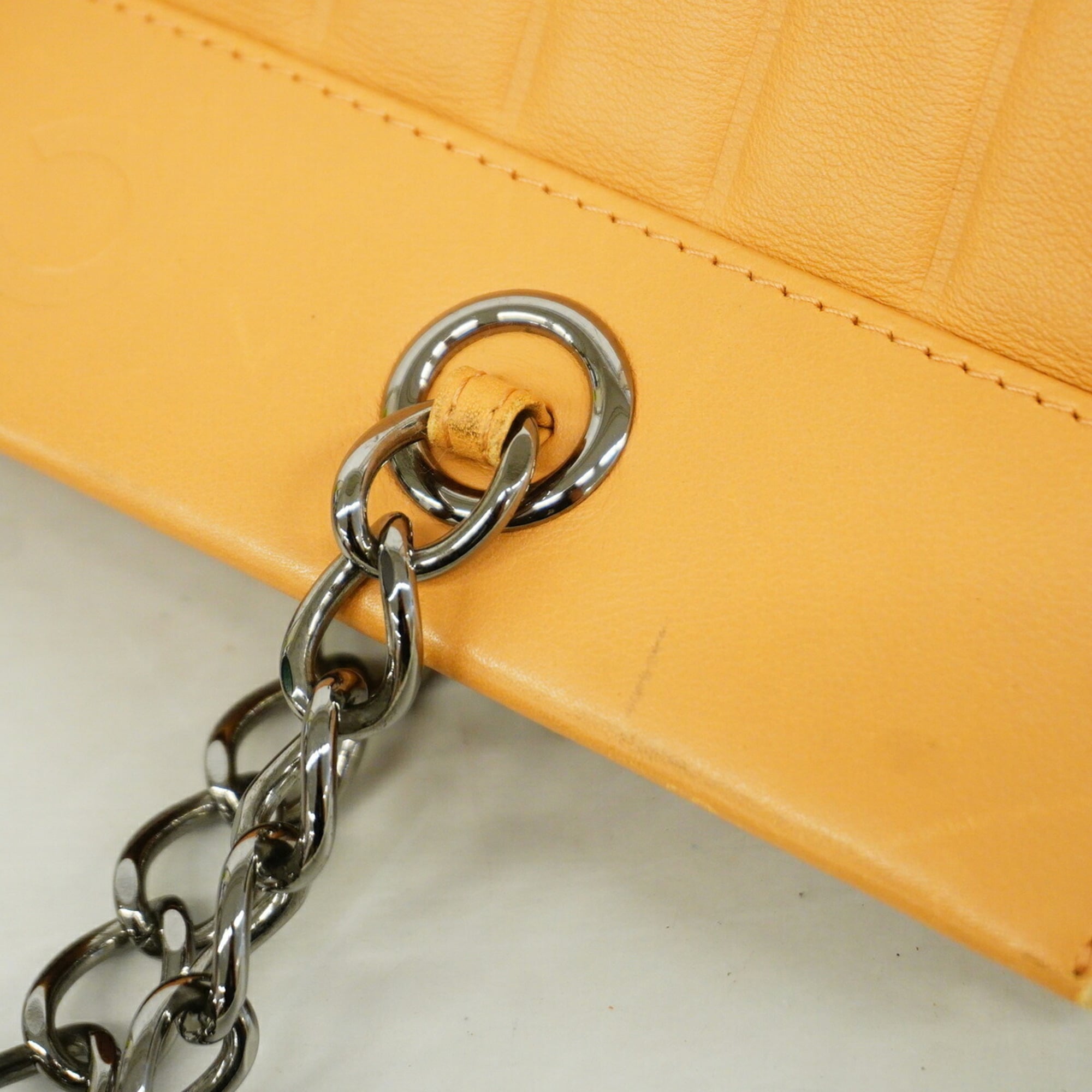Chanel Beige Leather Tote Bag (Pre-Owned)