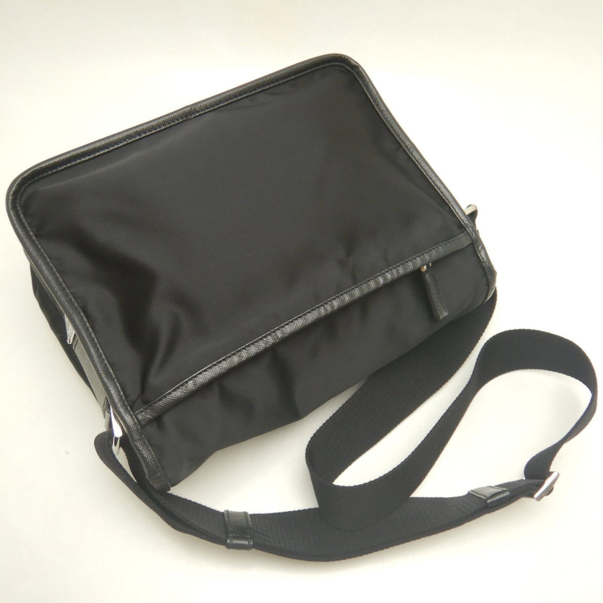 Prada Saffiano Nero Leather Shoulder Bag (Pre-Owned)