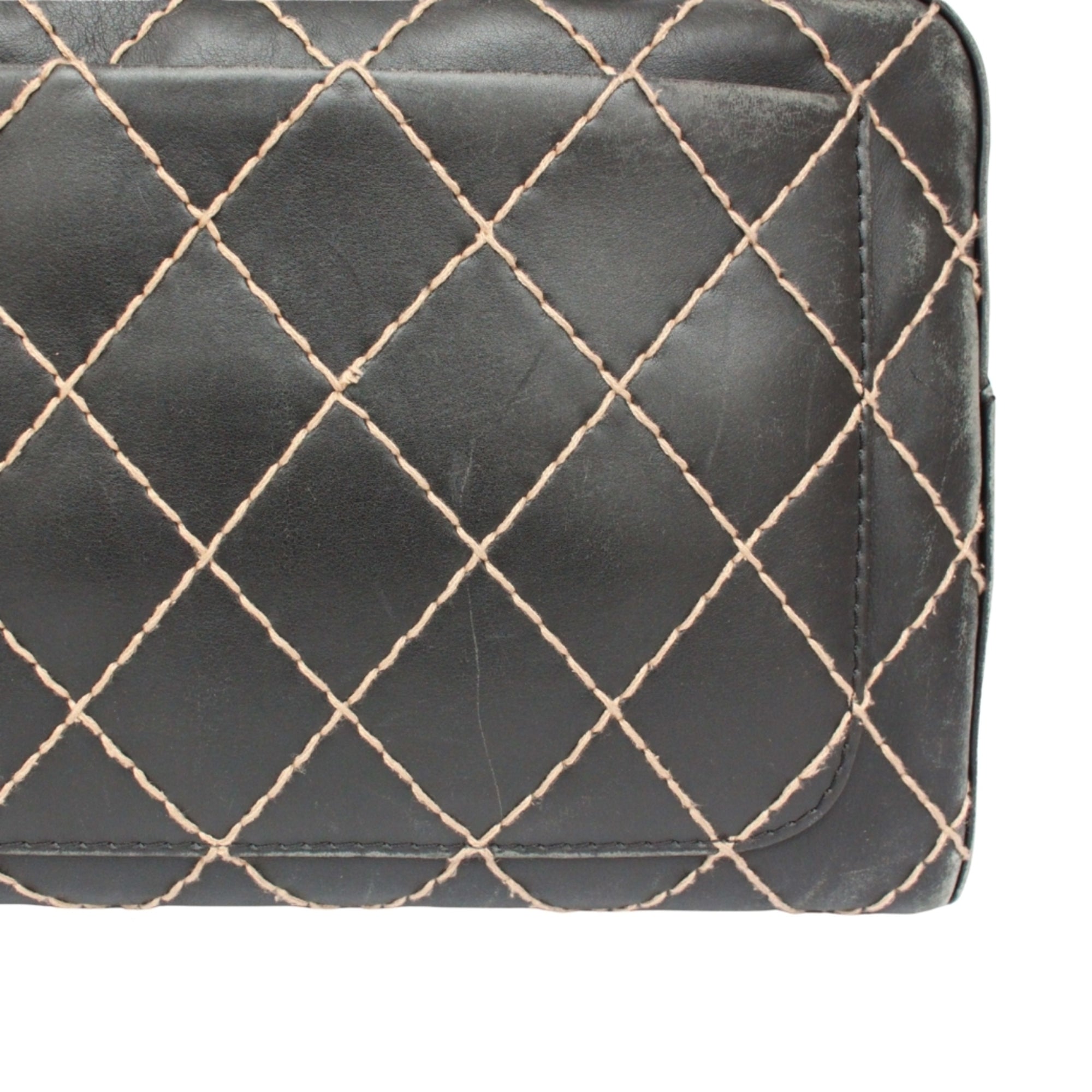 Chanel Black Leather Handbag (Pre-Owned)