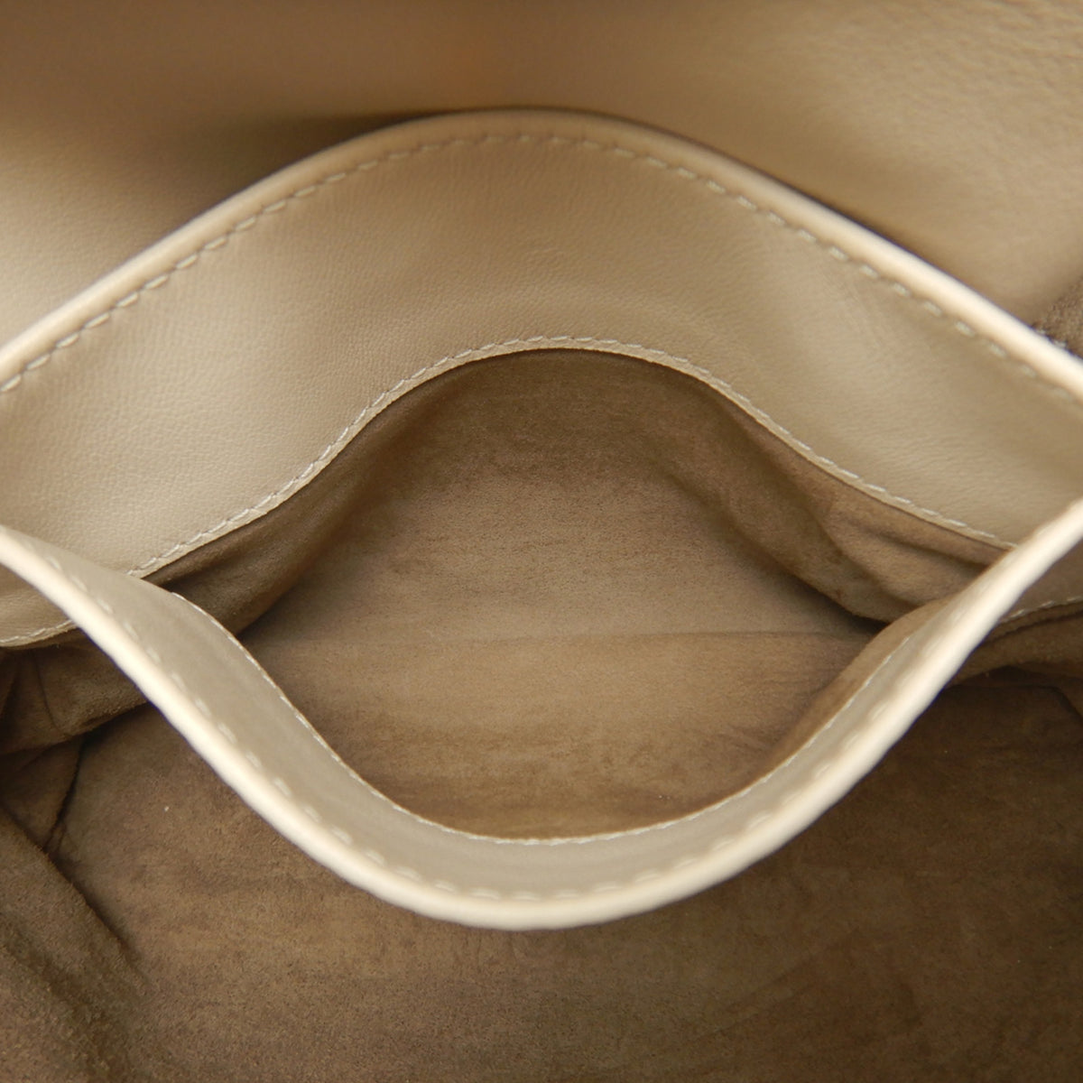 Bottega Veneta Ivory Leather Shoulder Bag (Pre-Owned)