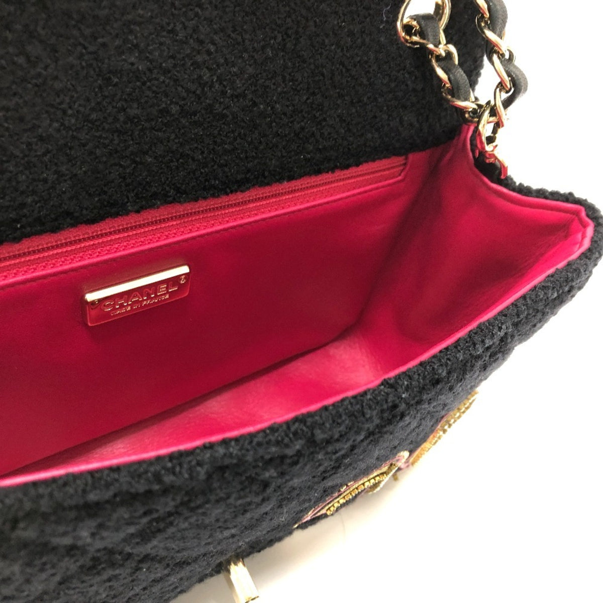 Chanel Black Canvas Shoulder Bag (Pre-Owned)