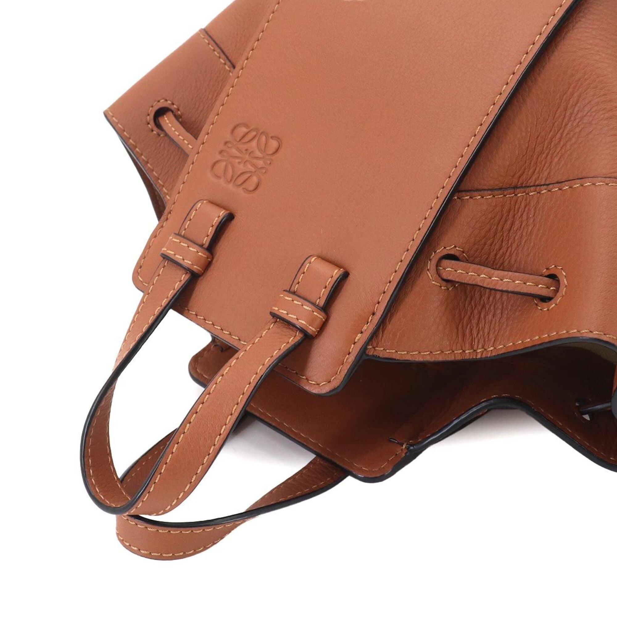 Loewe Brown Leather Handbag (Pre-Owned)