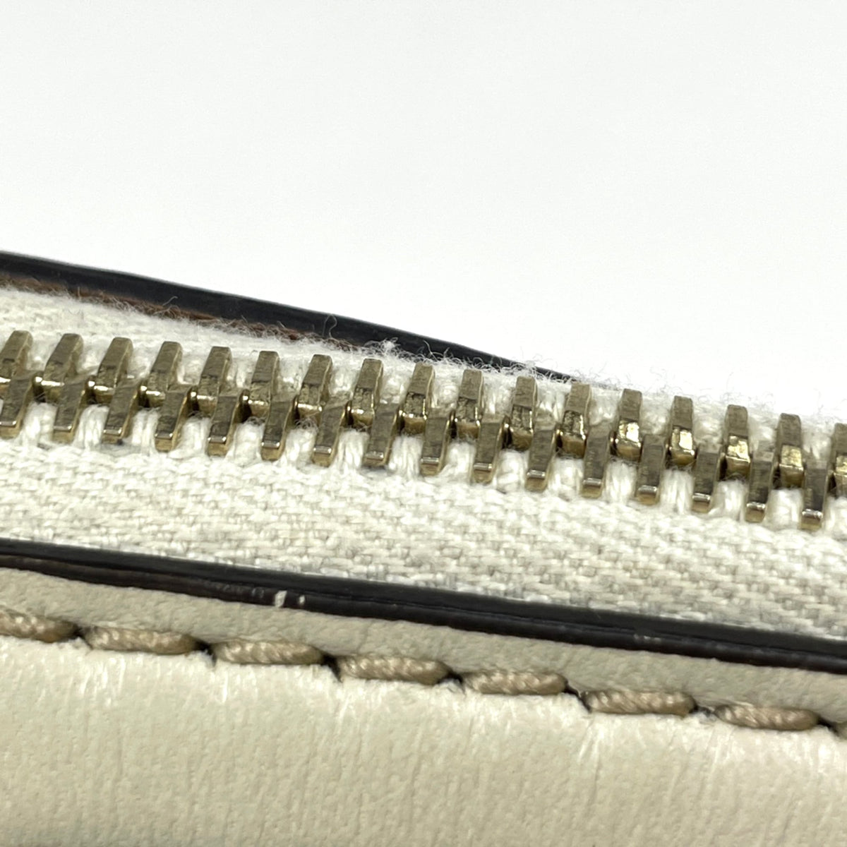 Gucci Beige Gg Canvas Handbag (Pre-Owned)
