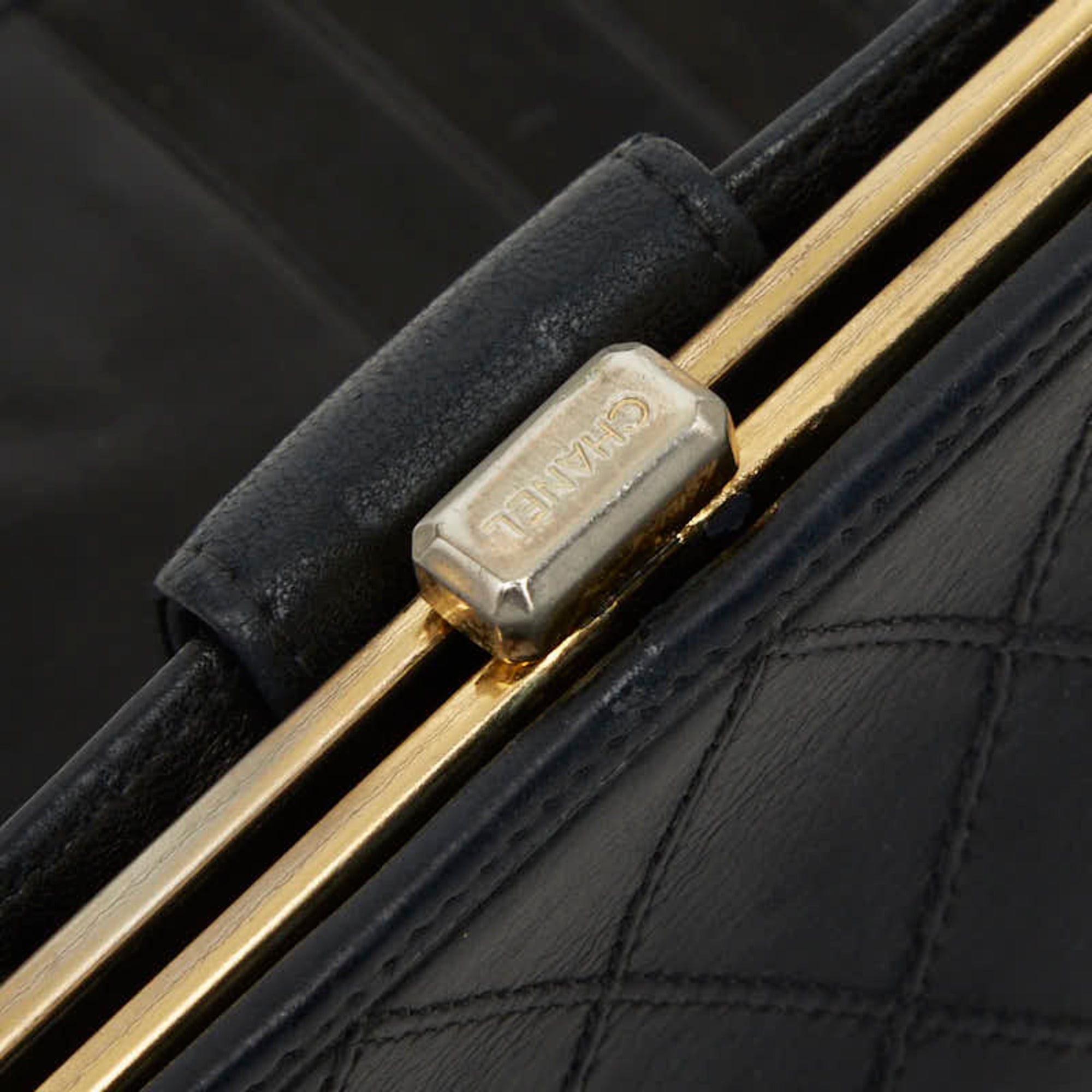 Chanel Black Leather Wallet (Bi-Fold) (Pre-Owned)