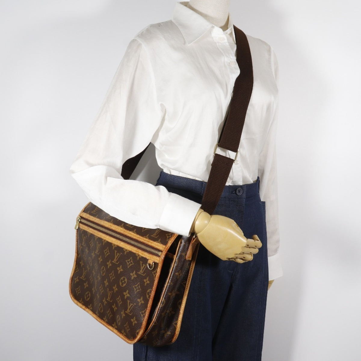 Louis Vuitton Brown Monogram Messenger Bag Shoulder Bag (Pre-Owned)
