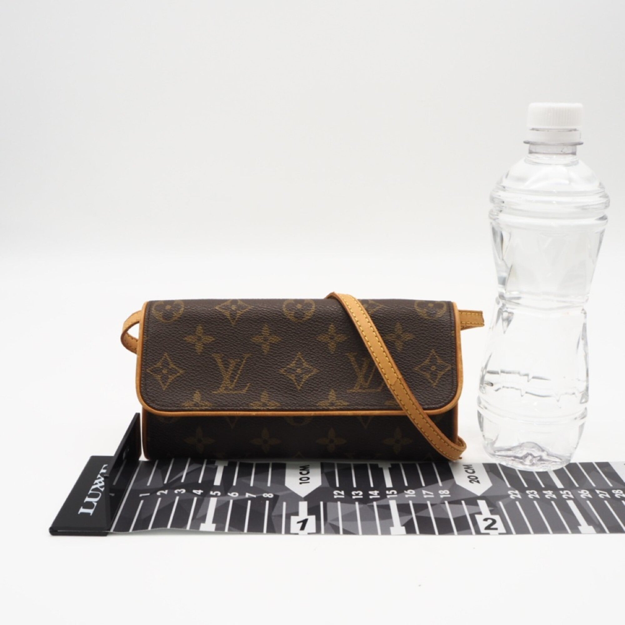 Louis Vuitton Monogram Brown Coated Canvas Leather Pochette Shoulder Bag (Pre-Owned)
